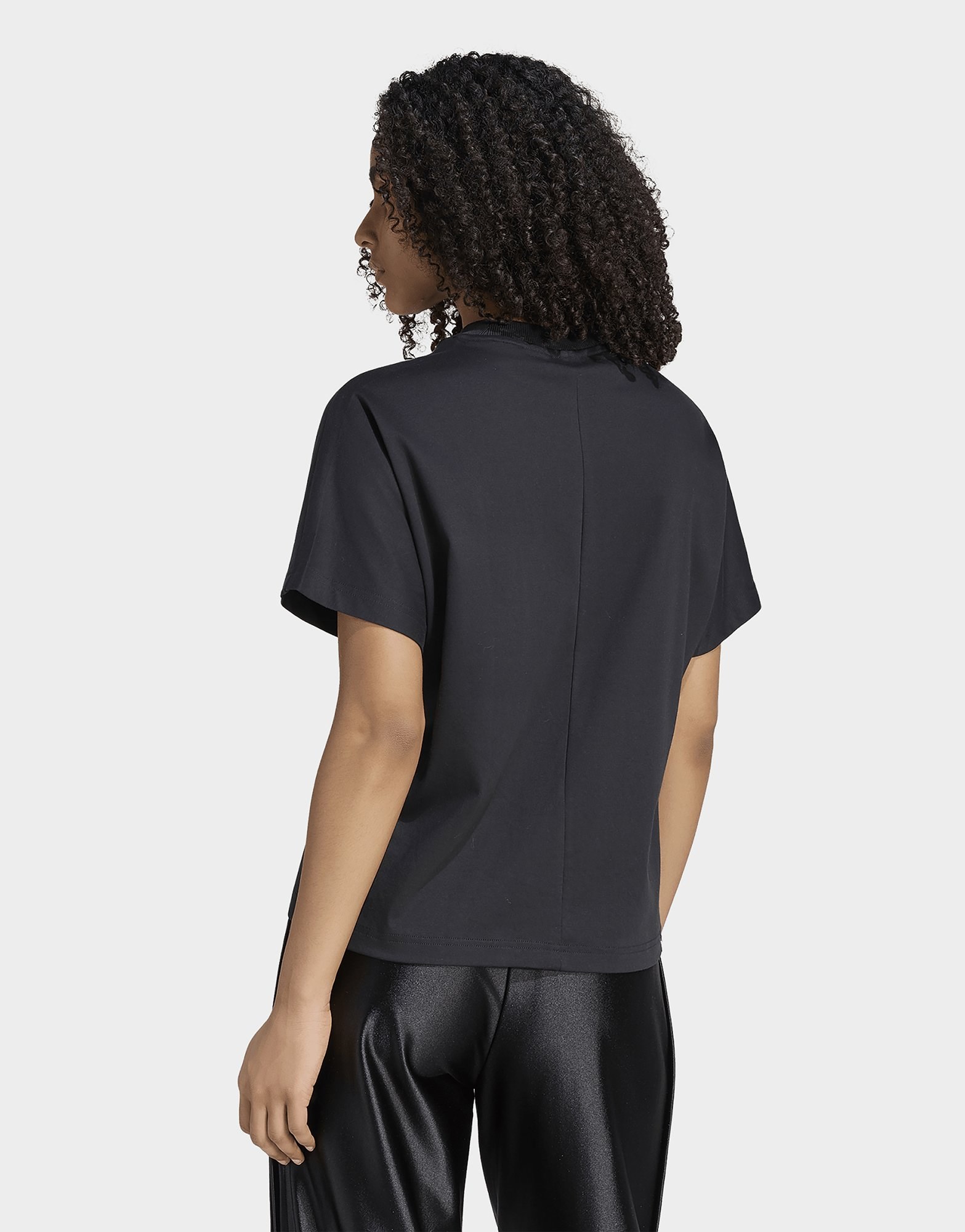 adidas Soft Lux Lockeres T-shirt