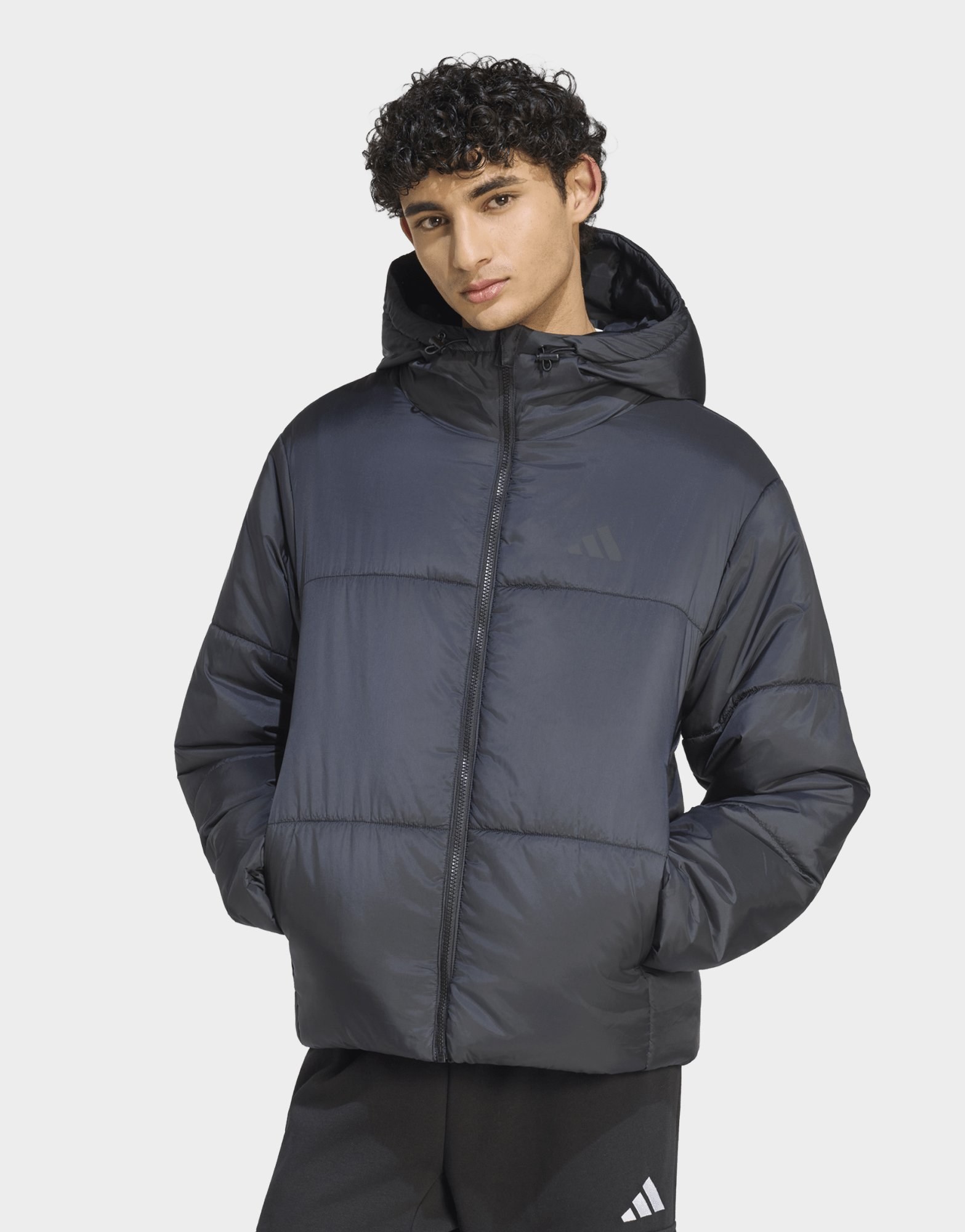 adidas Essentials Highloft Puffer Jacke, Isoliert