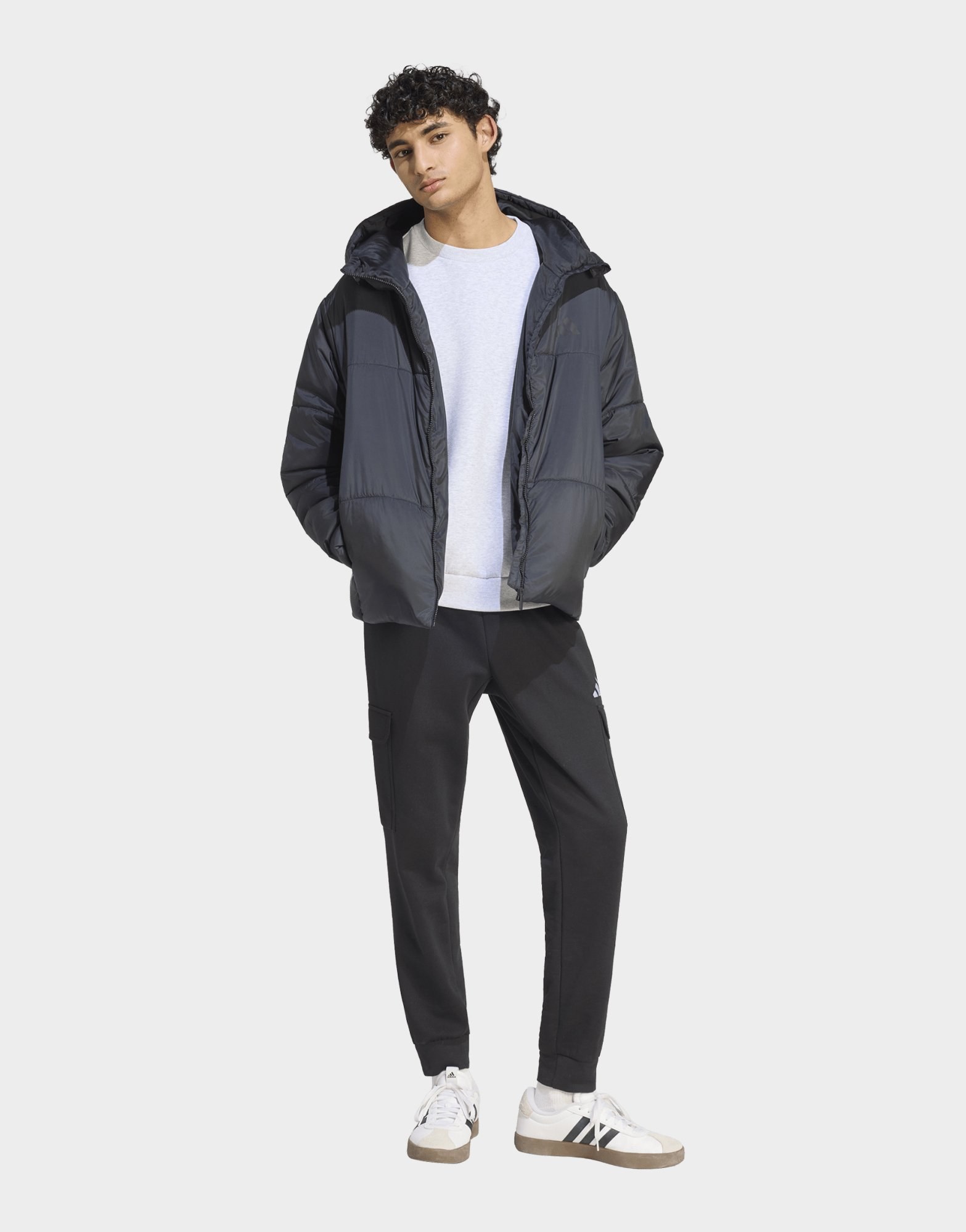 adidas Essentials Highloft Puffer Jacke, Isoliert