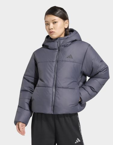 adidas Essentials Highloft Puffer Jacke, Isoliert