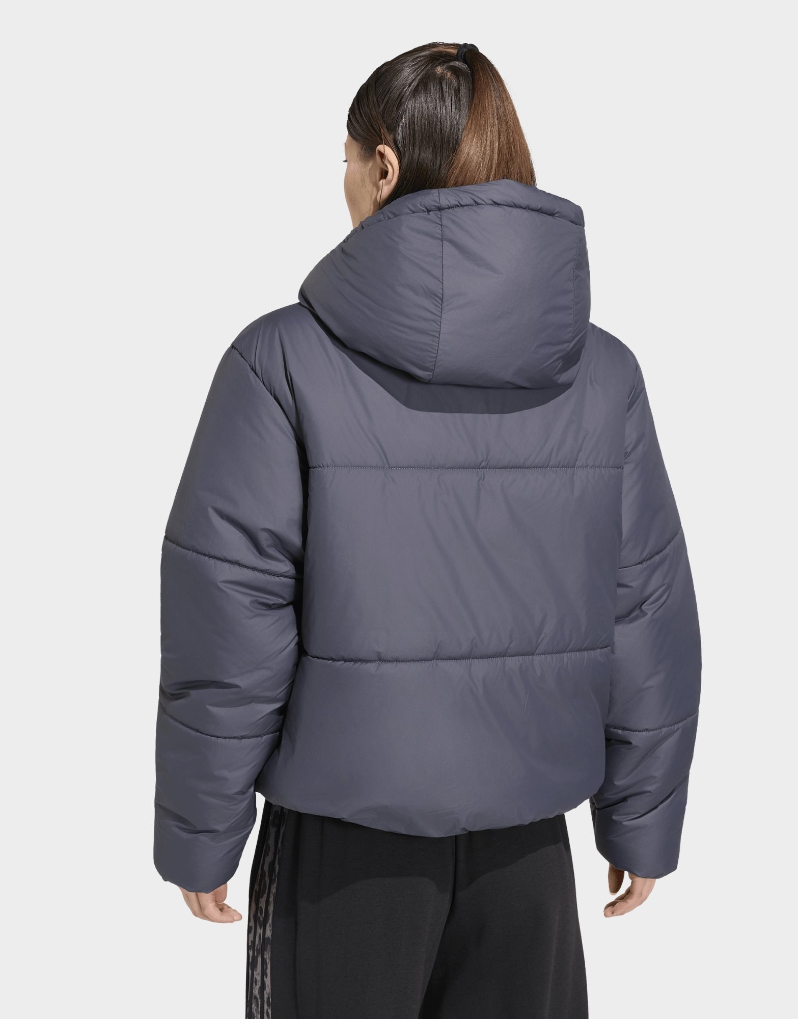 adidas Essentials Highloft Puffer Jacke, Isoliert