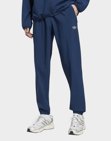 adidas TECH TREFOIL ESSENTIALS TRAININGSHOSE