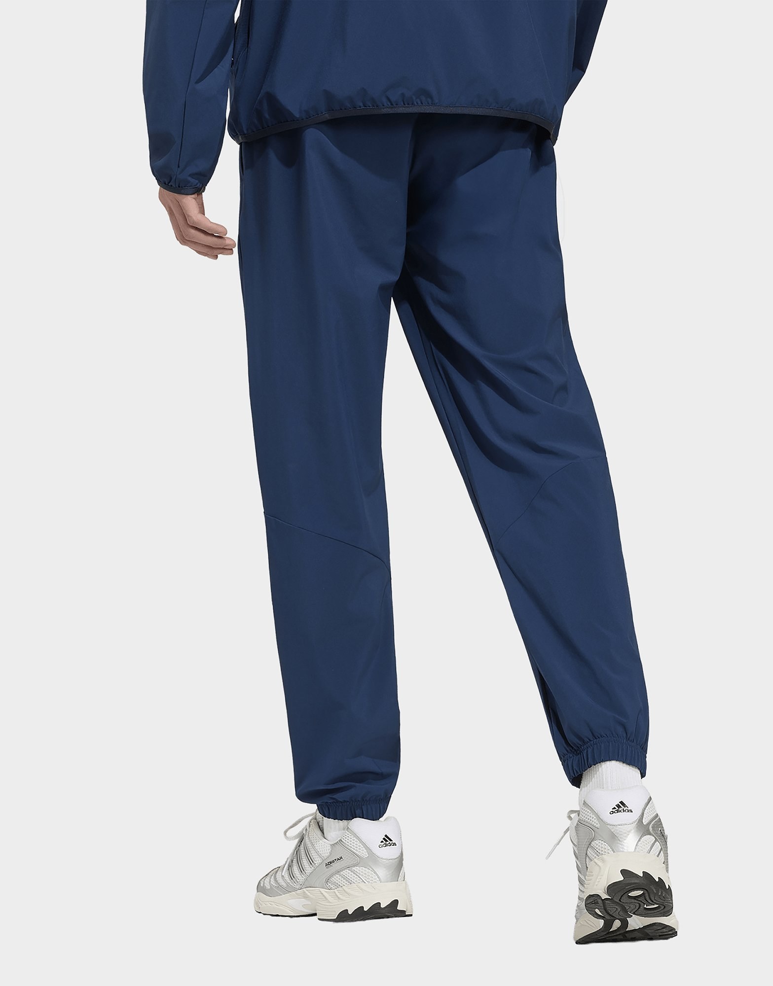 adidas TECH TREFOIL ESSENTIALS TRAININGSHOSE