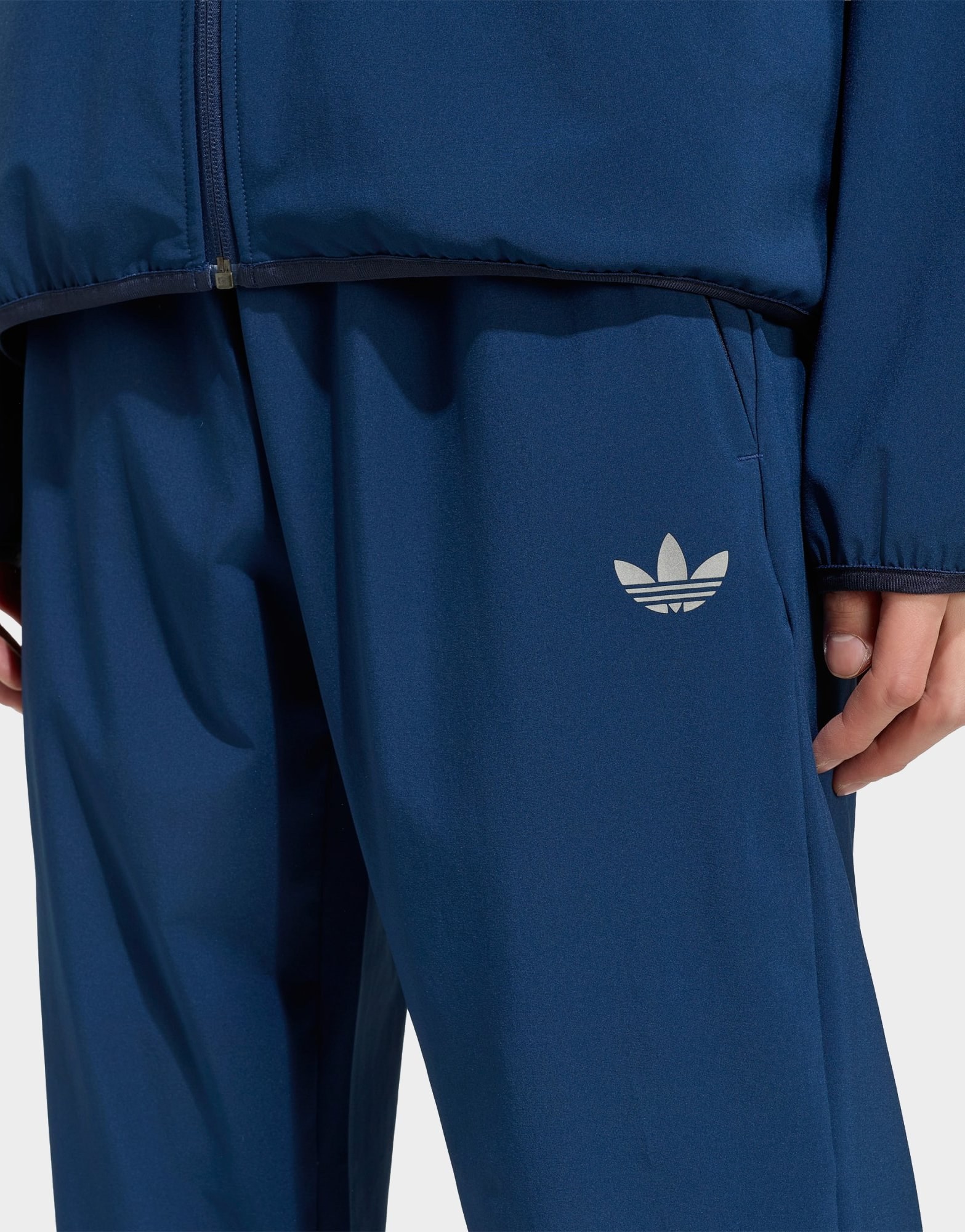 adidas TECH TREFOIL ESSENTIALS TRAININGSHOSE