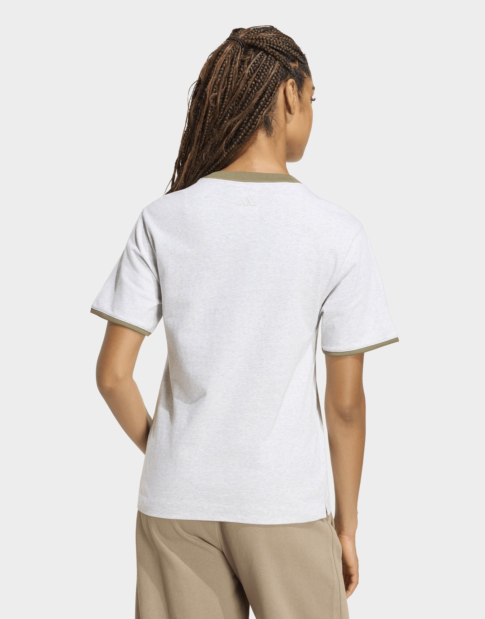 adidas Seasonal Essentials Colorpop T-shirt Mit Aufgestickter Grafik