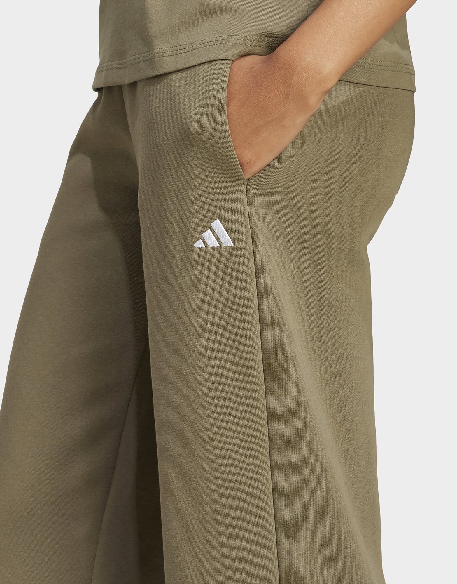 adidas Essentials Small Logo Feel Cozy Open-hem Hose