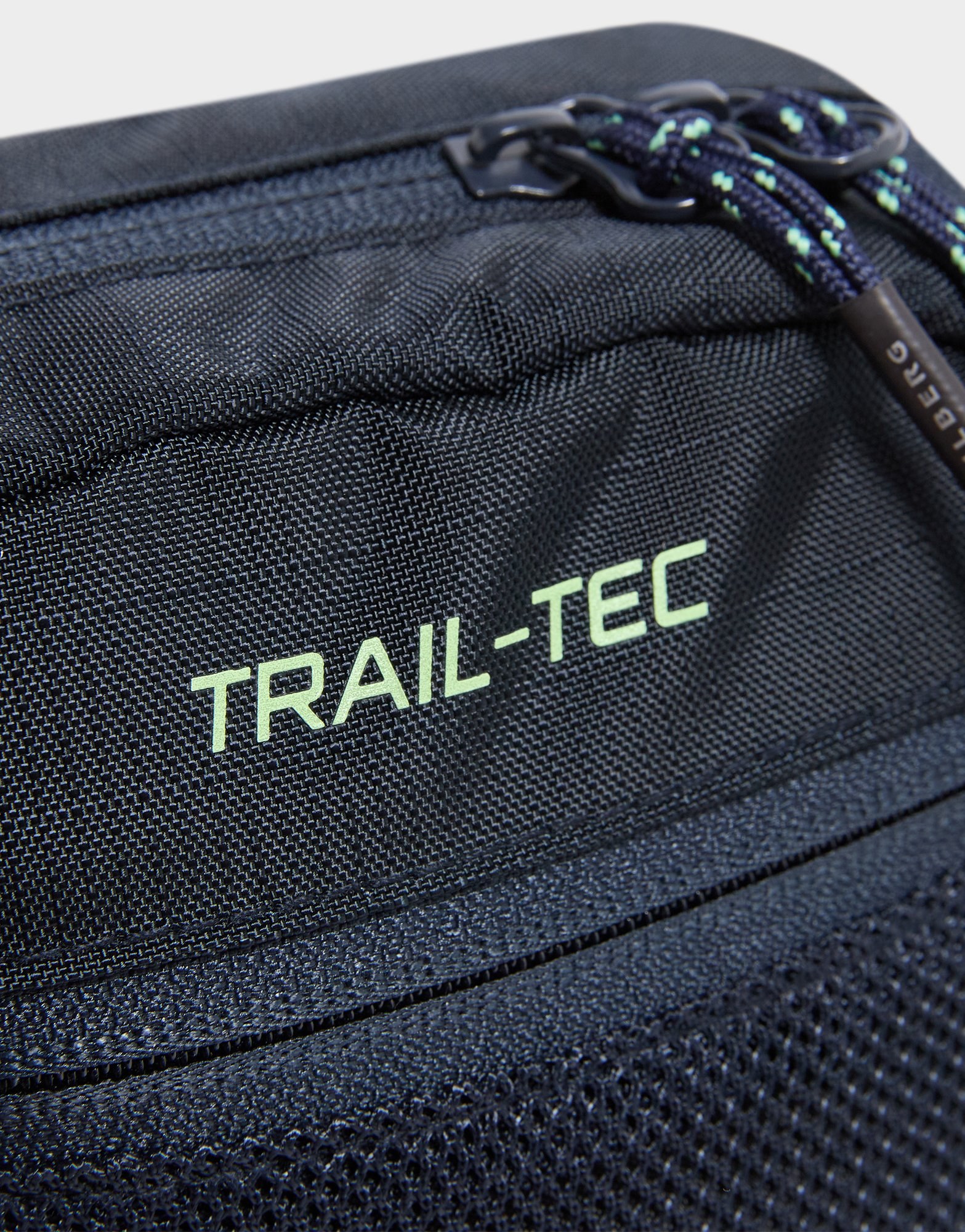 Trailberg Vayden Crossbody Bag