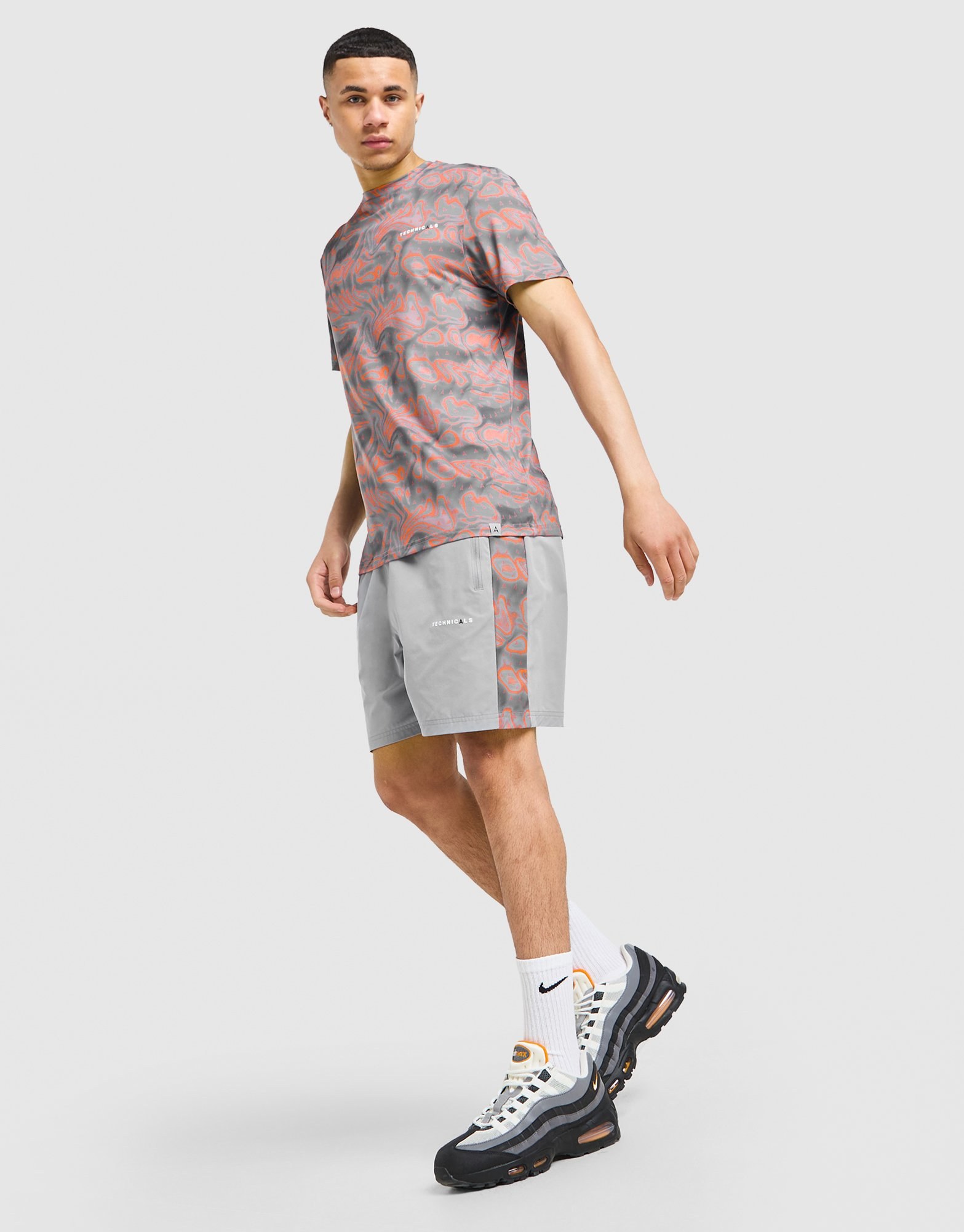 Technicals Fells Shorts