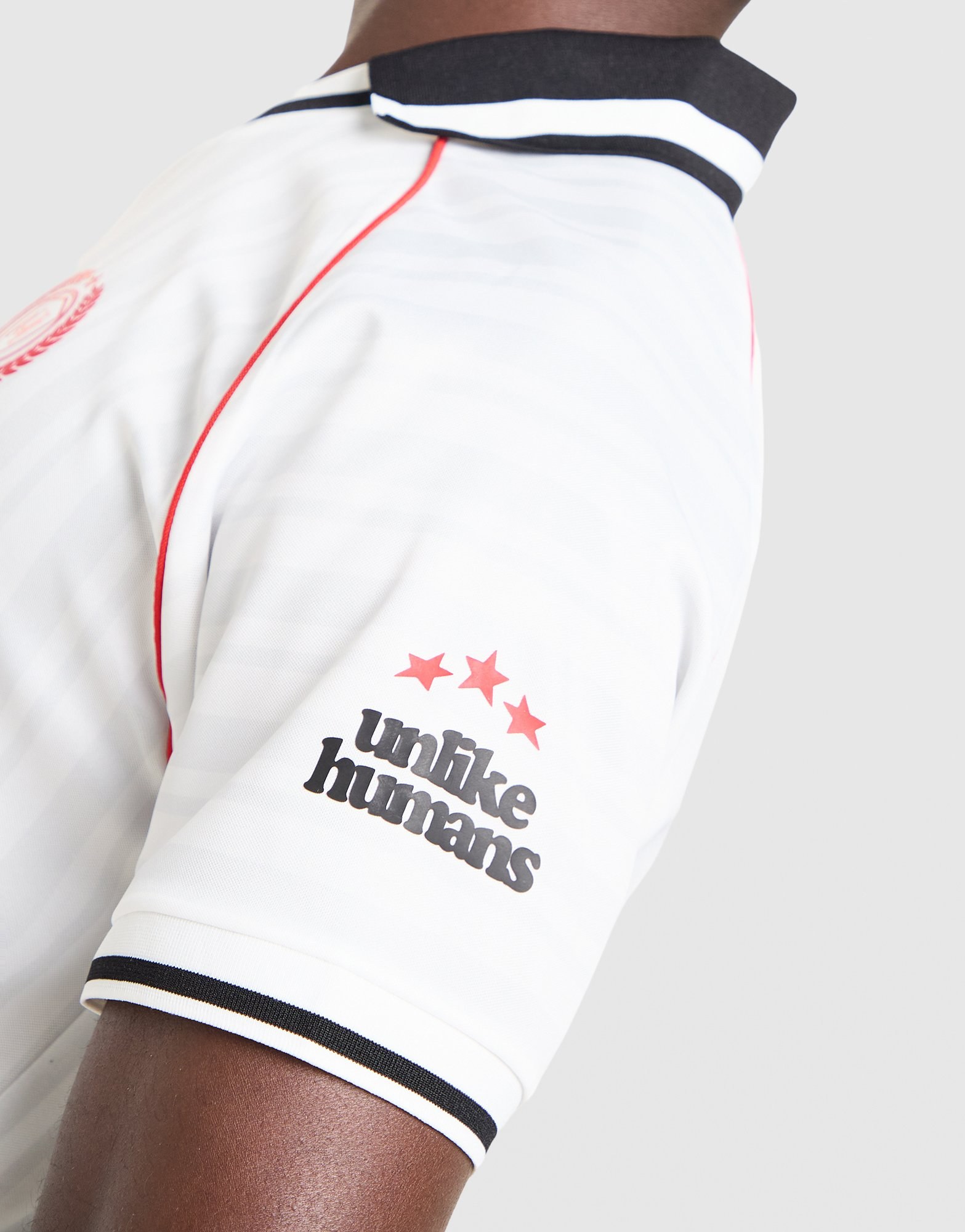 Unlike Humans Winner Fußball T-Shirt