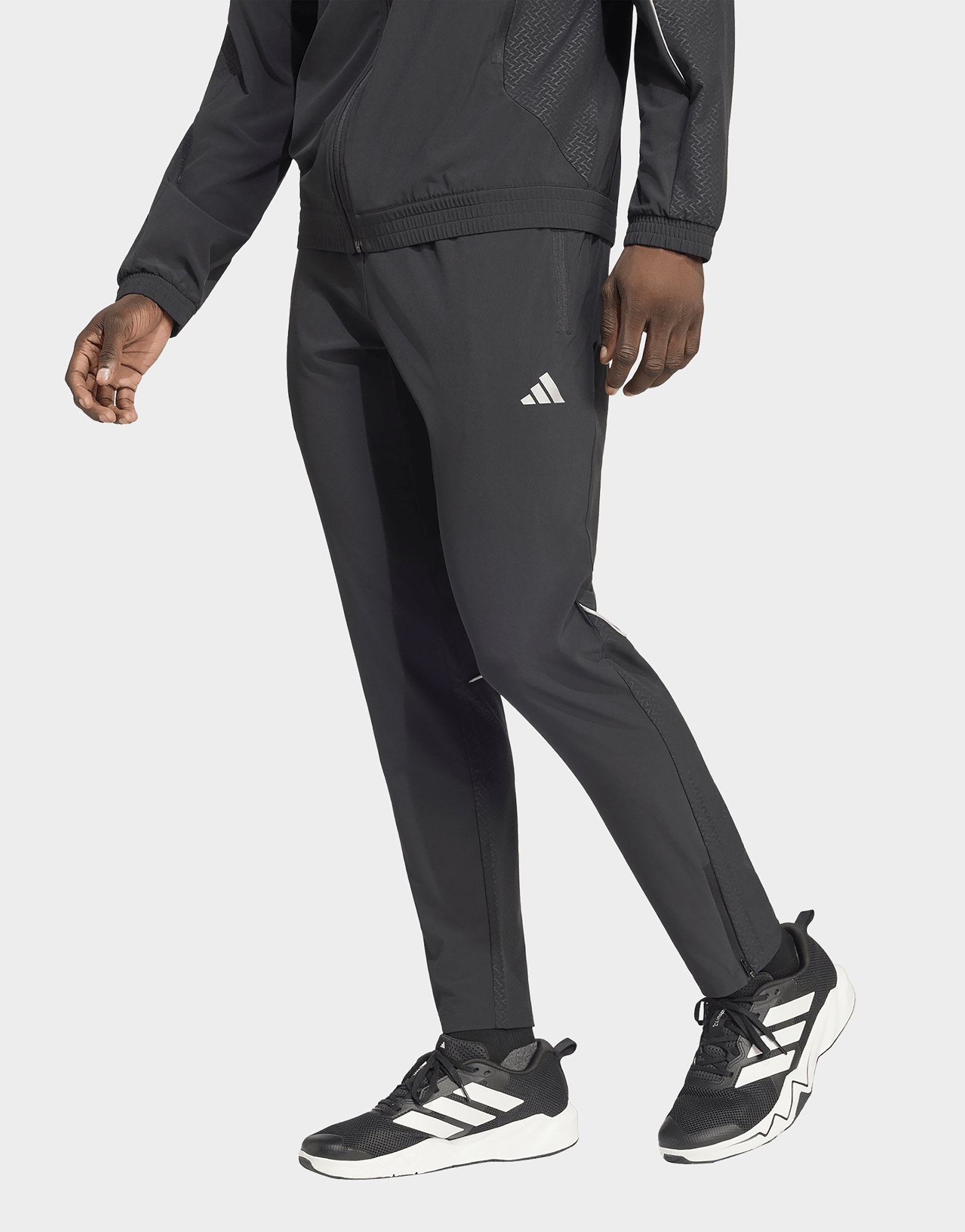adidas Tech Apparel Slim Trainingshose