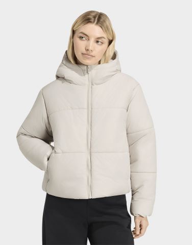 adidas Essentials Highloft Puffer Jacke, Isoliert