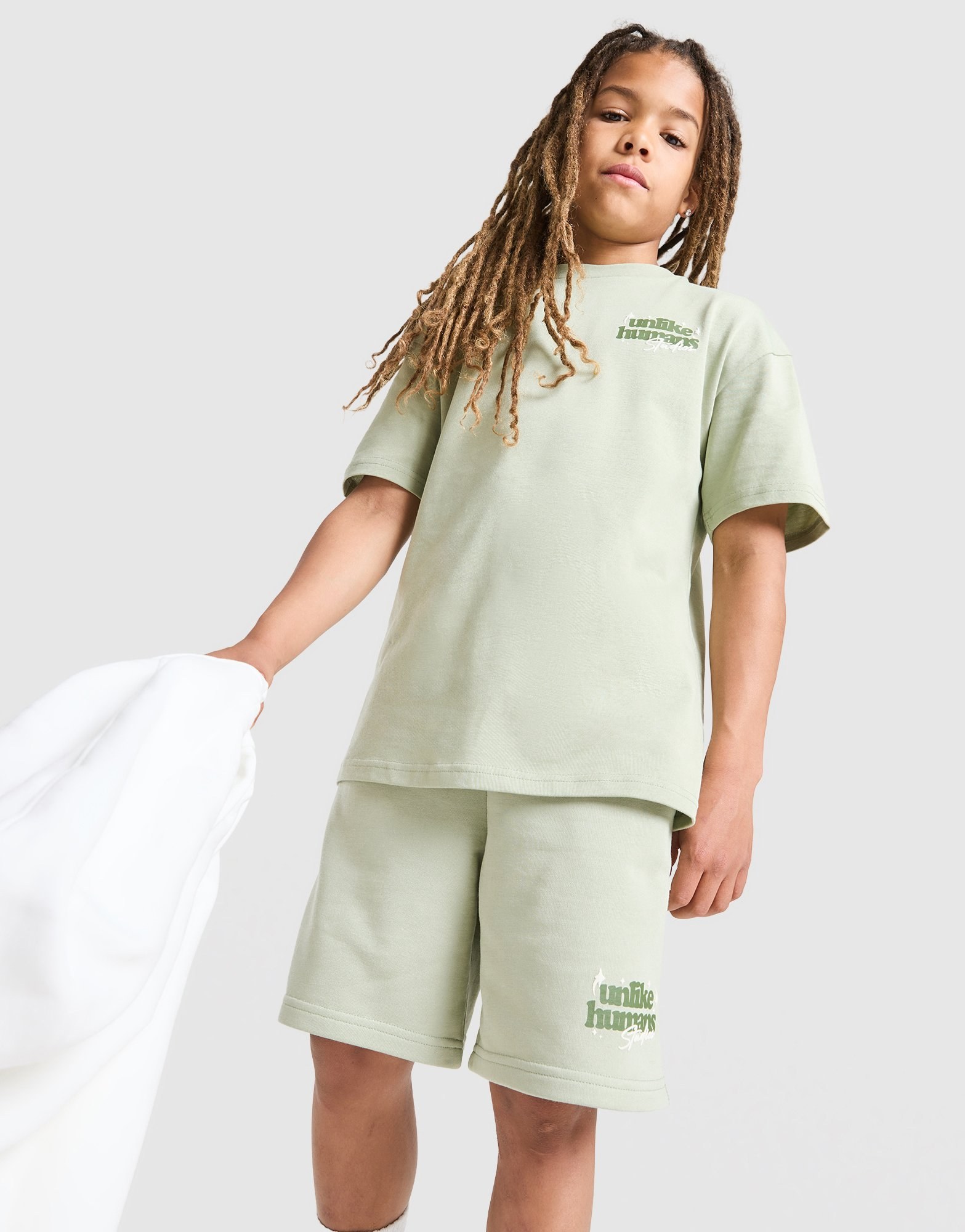 Unlike Humans Crafted Shorts Kinder