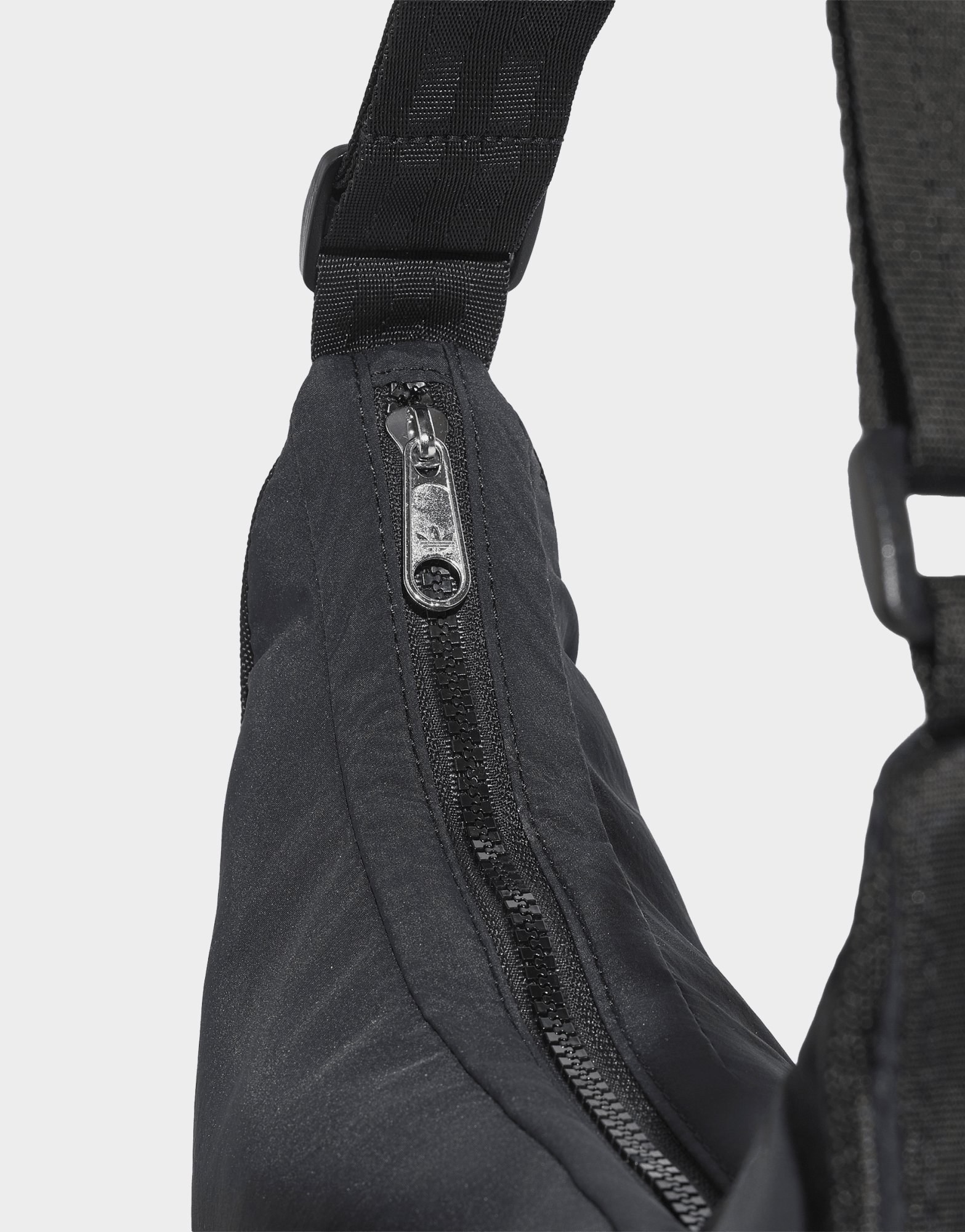 adidas adidas EVERYDAY ICONS HALBMONDFÖRMIGE HANDTASCHE