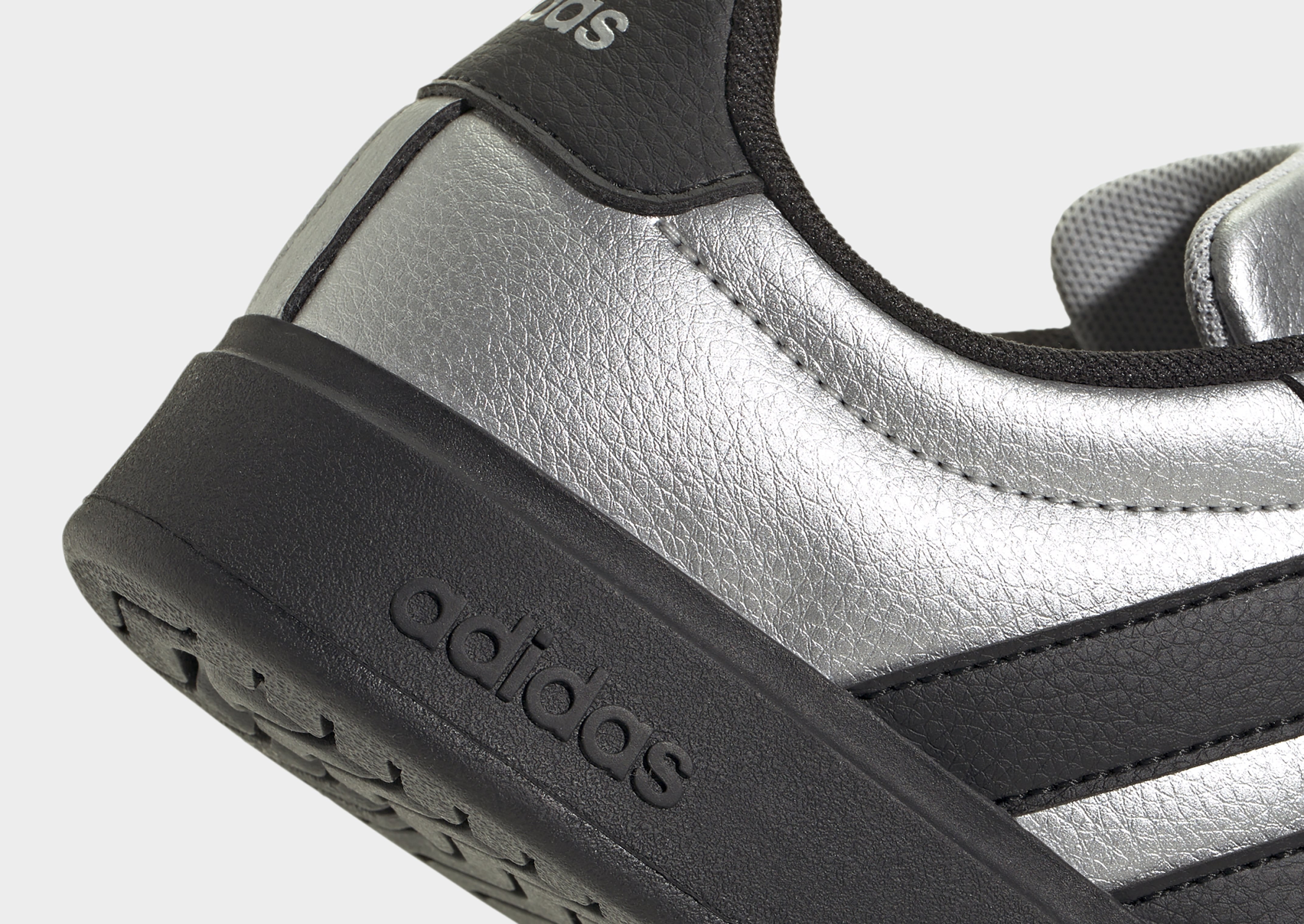 adidas Streettalk