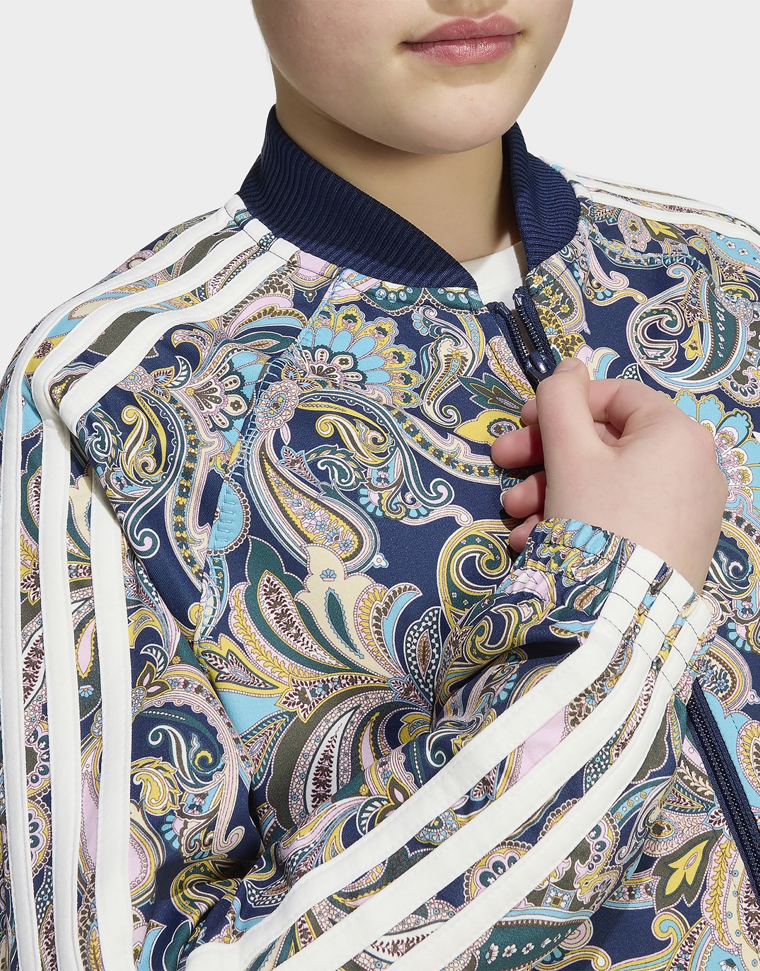 adidas Sst Paisley Originals Jacke, Locker Und Kürzer Geschnitten