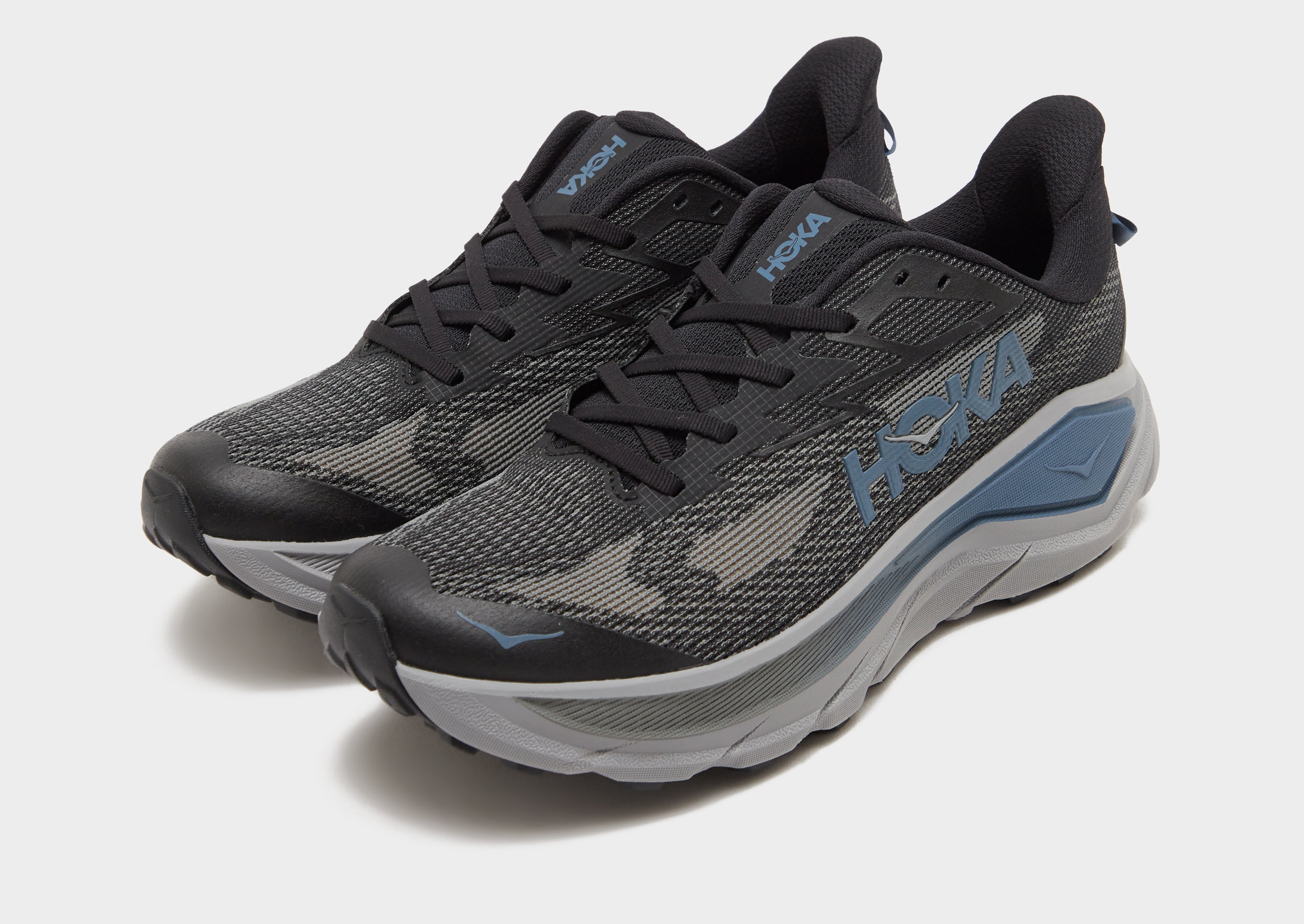 HOKA Challenger 8
