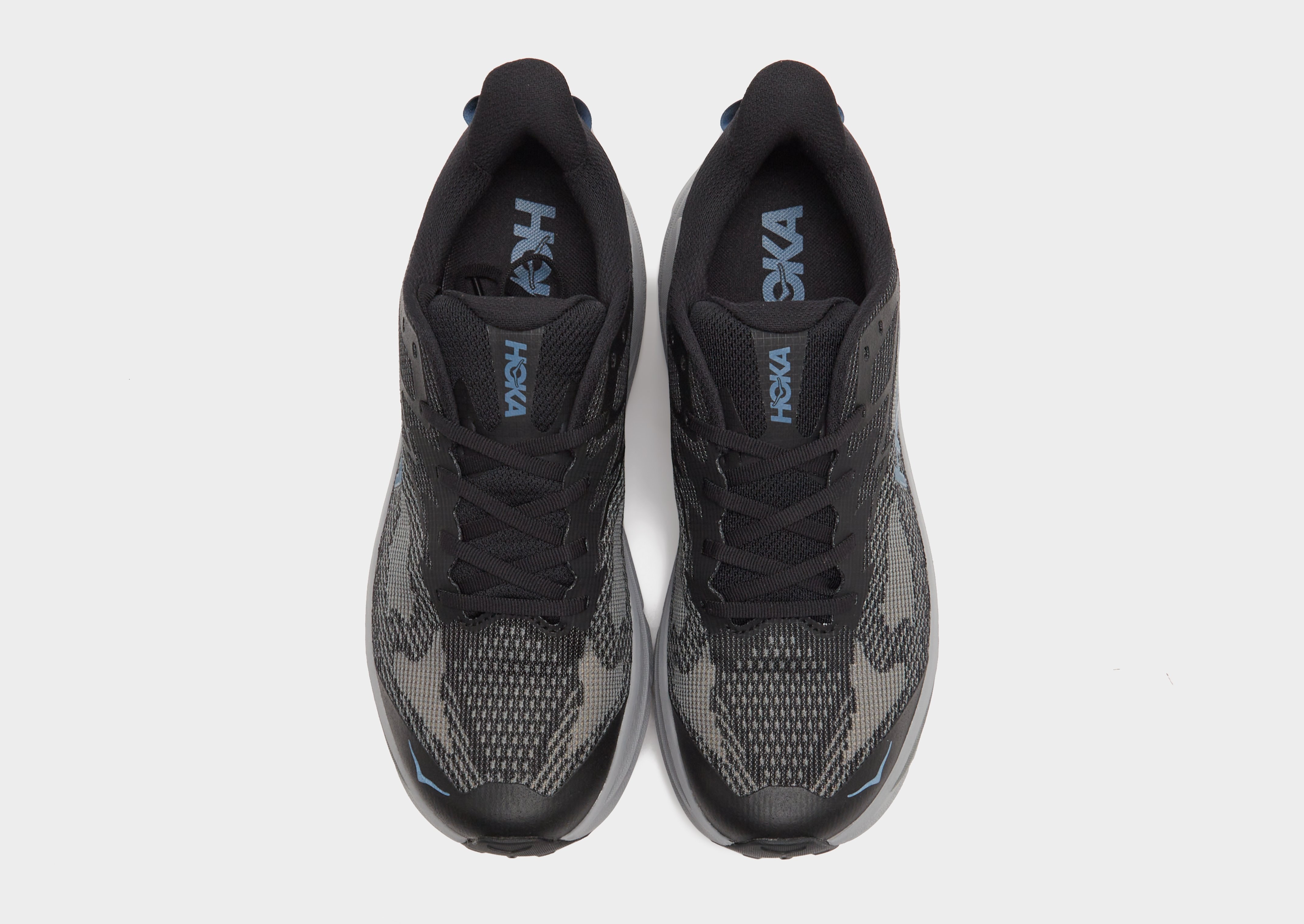 HOKA Challenger 8