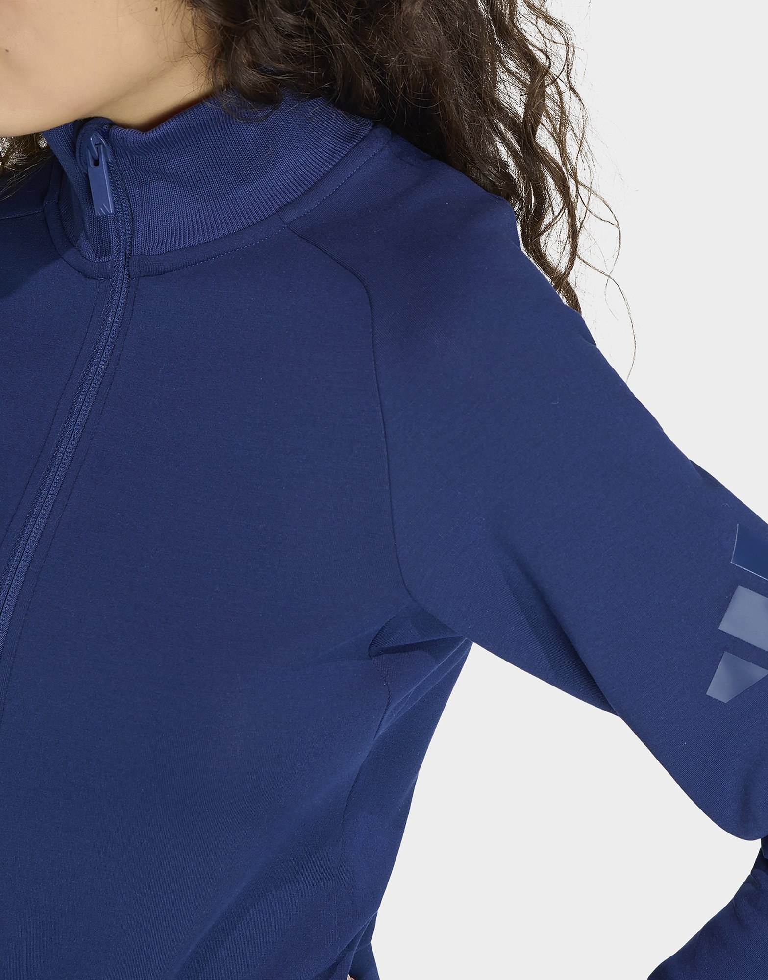 adidas Soft Lux Trainingsjacke, Schmal Geschnitten