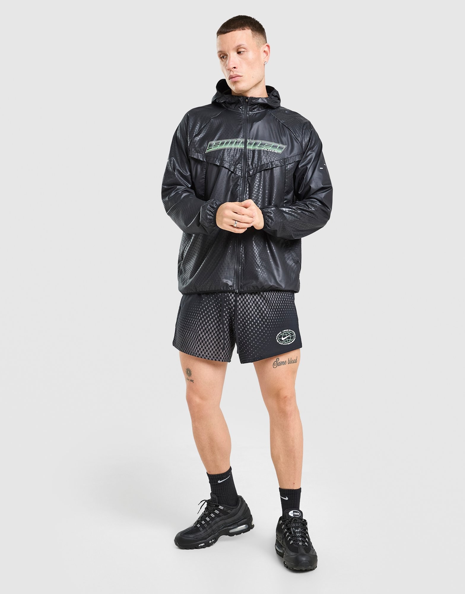 Nike Stride Swoosh Jacke