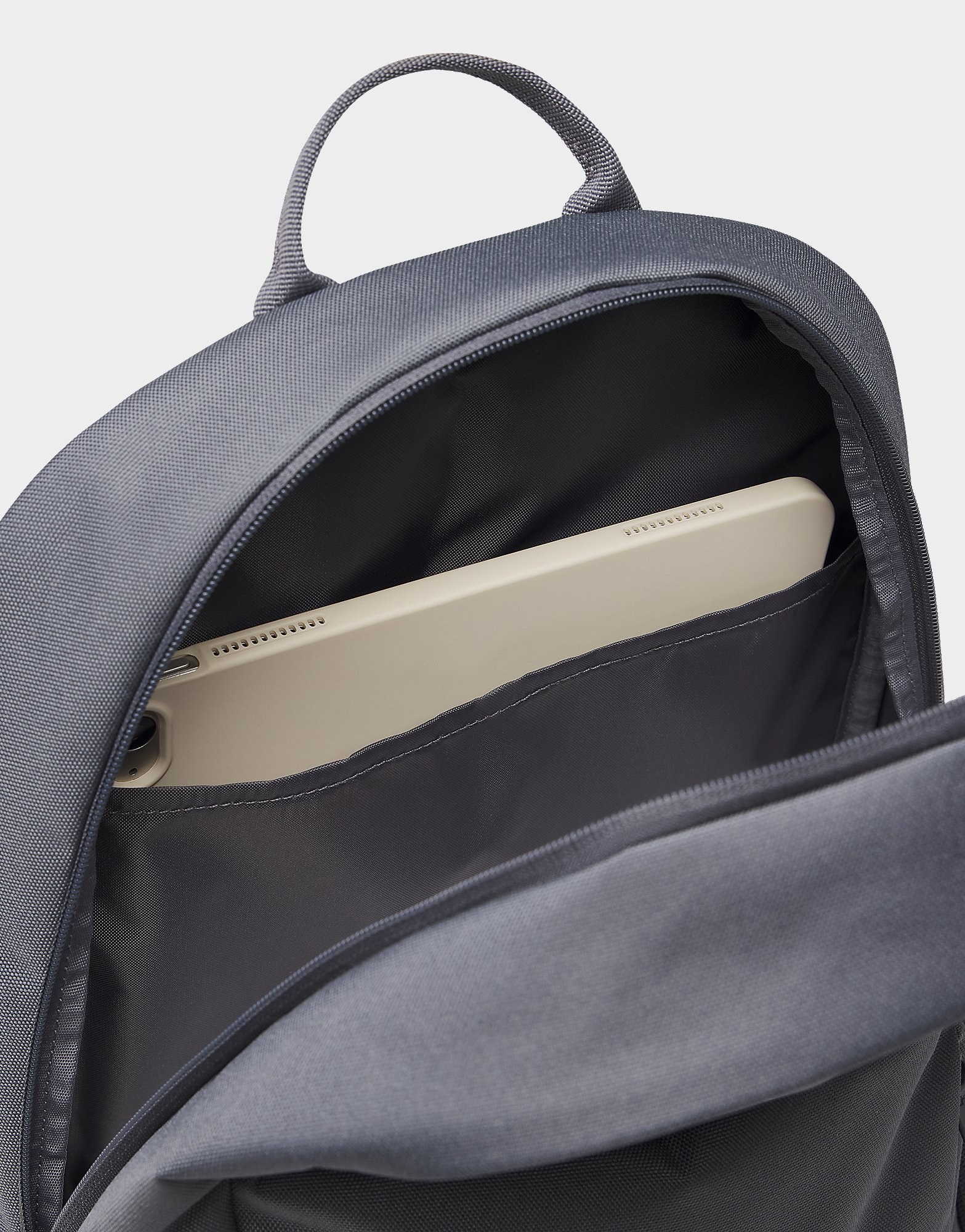 Under Armour Essential Halftime Rucksack