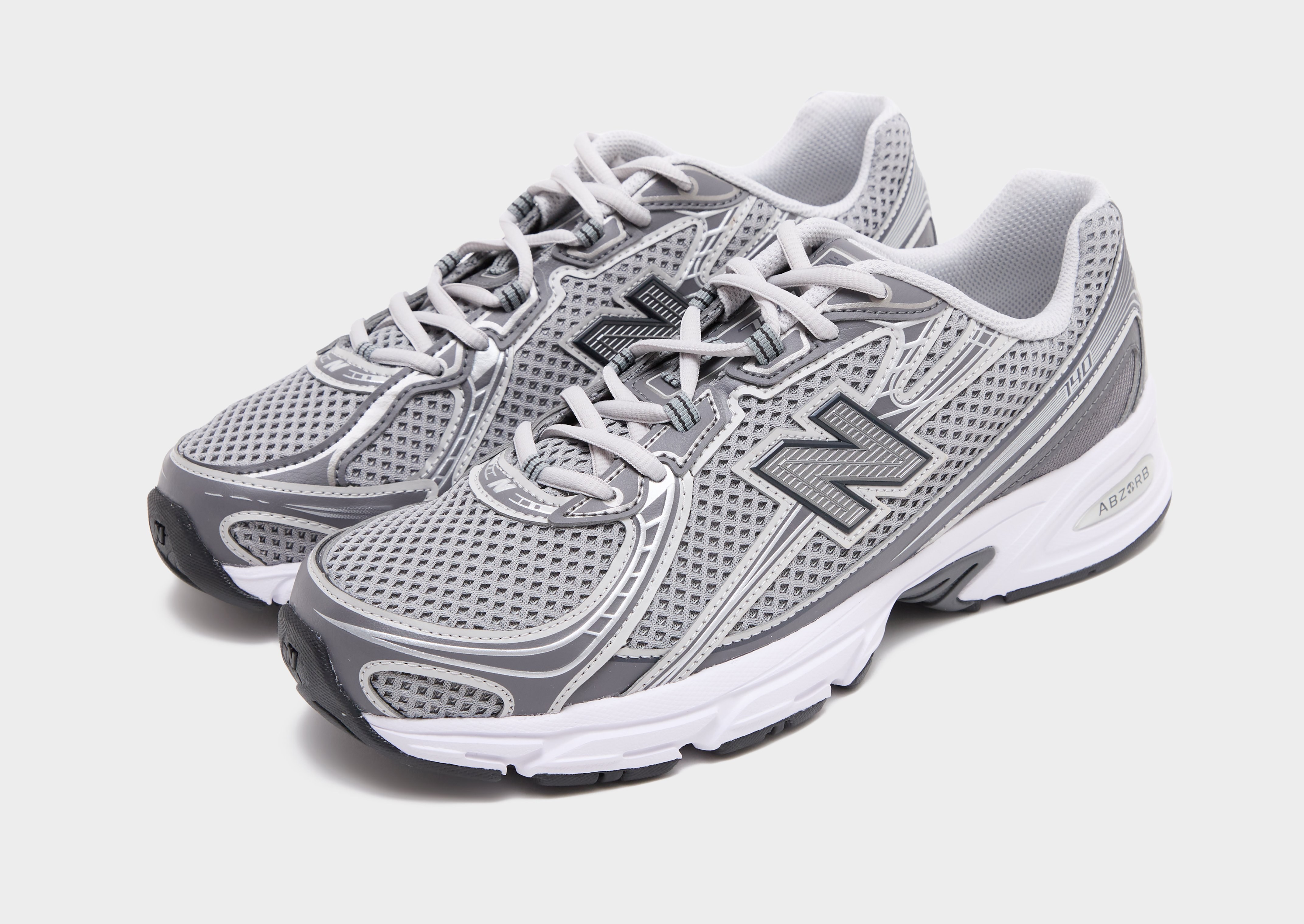 New Balance 740