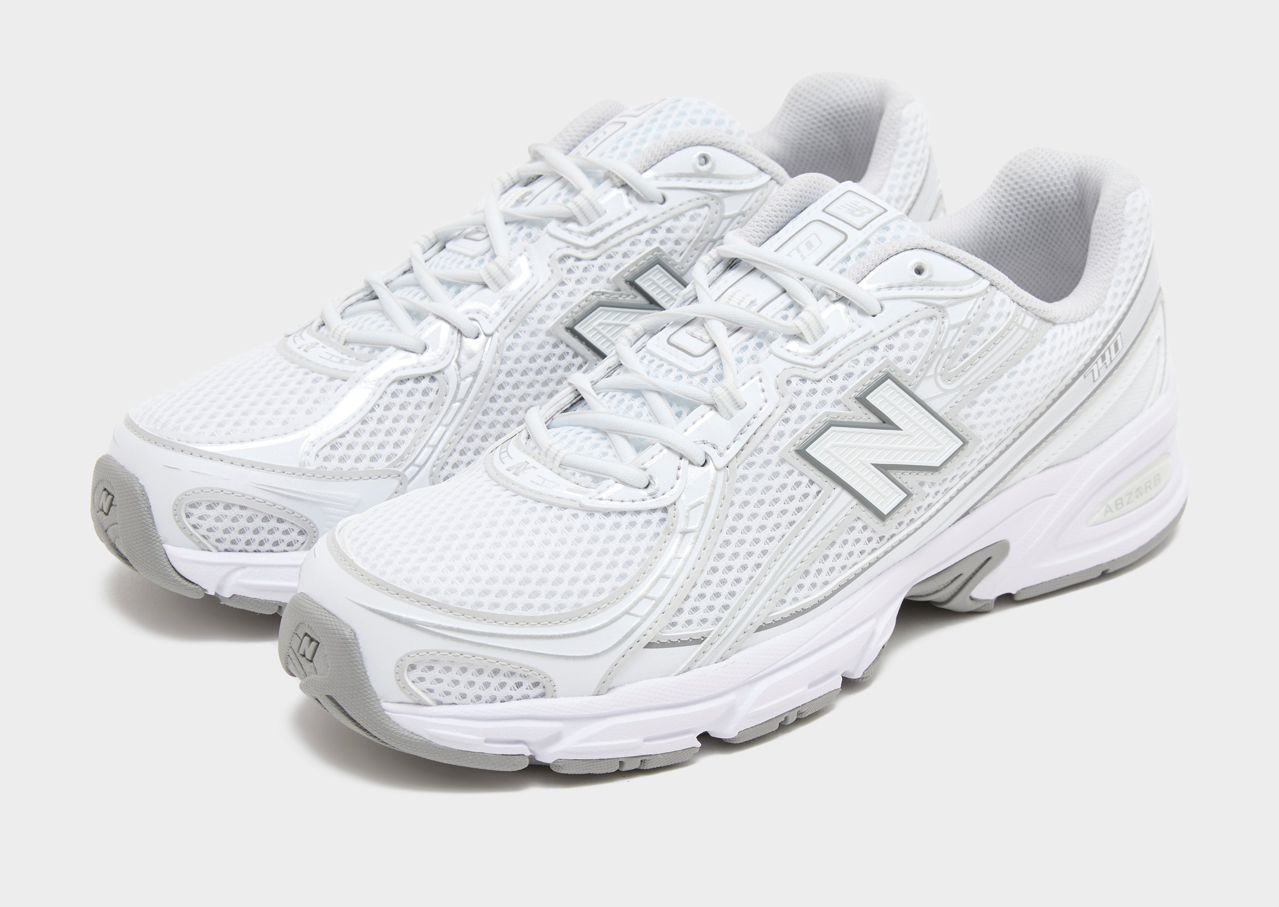 New Balance 740
