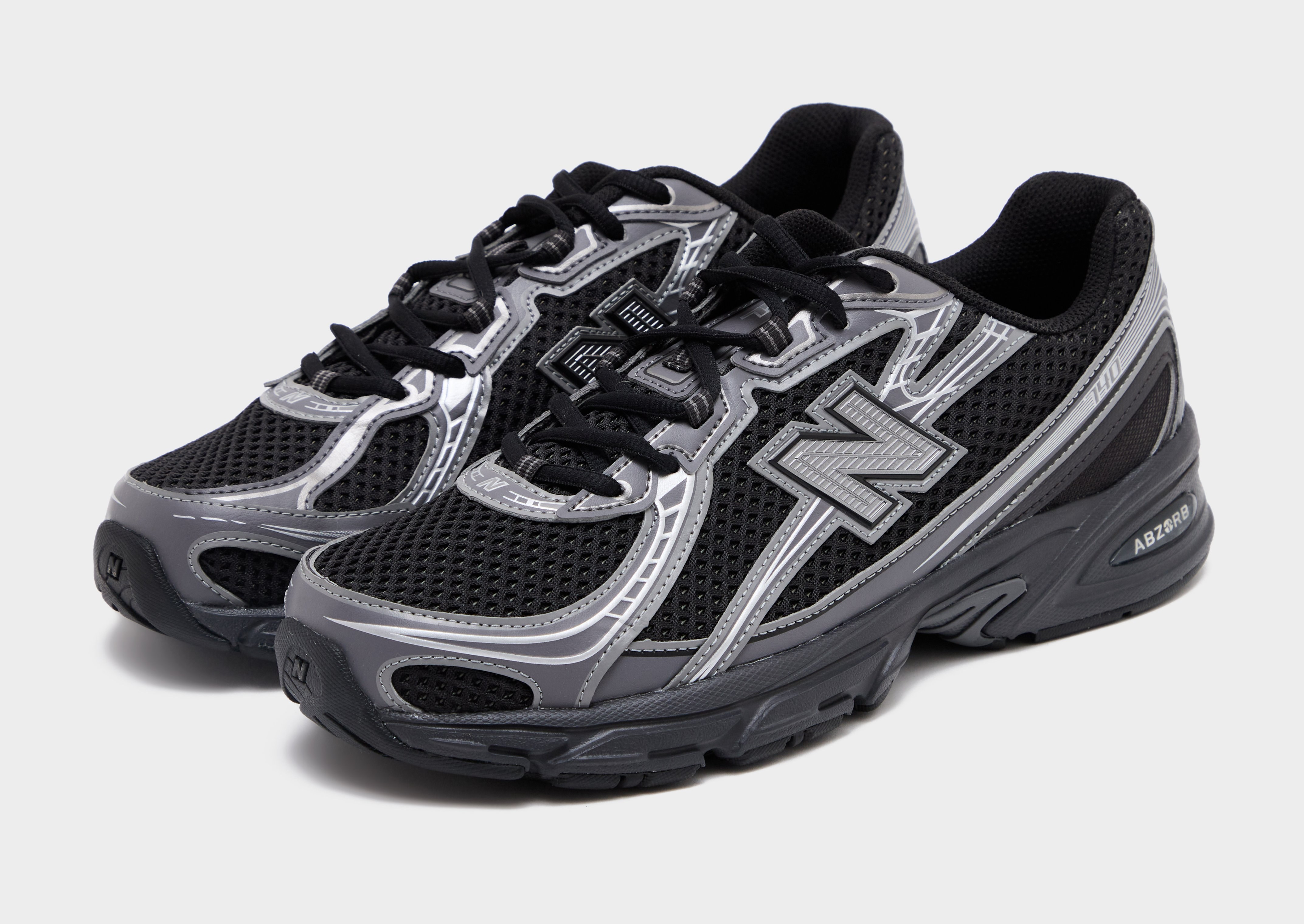 New Balance 740