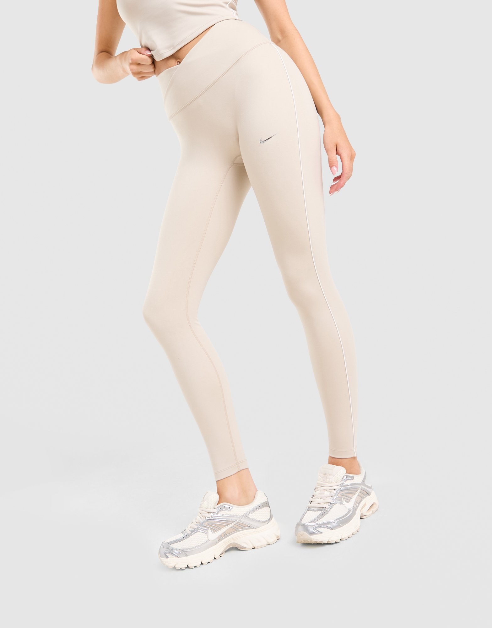 Nike Training Gym Life Swoosh V-Waist Leggings