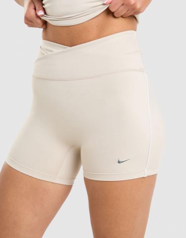 Nike Training Gym Life Swoosh 5 V Waist Bike Shorts