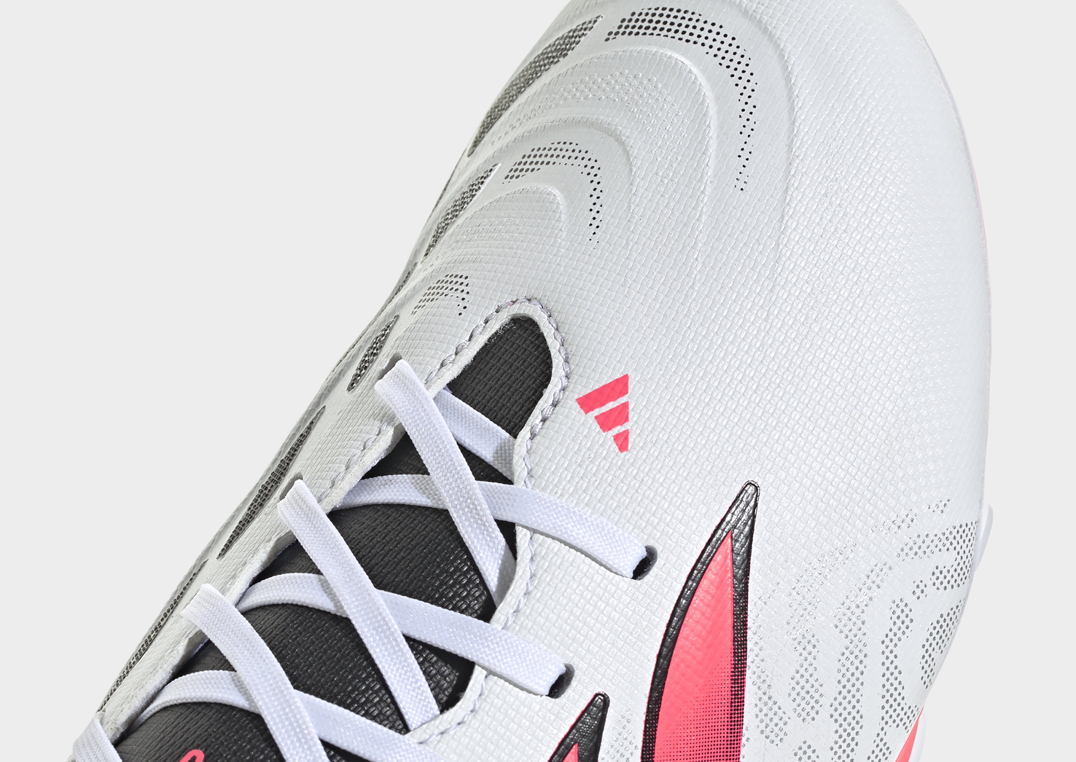 adidas Predator Club Fußballschuh, feste Böden/gemischte Böden
