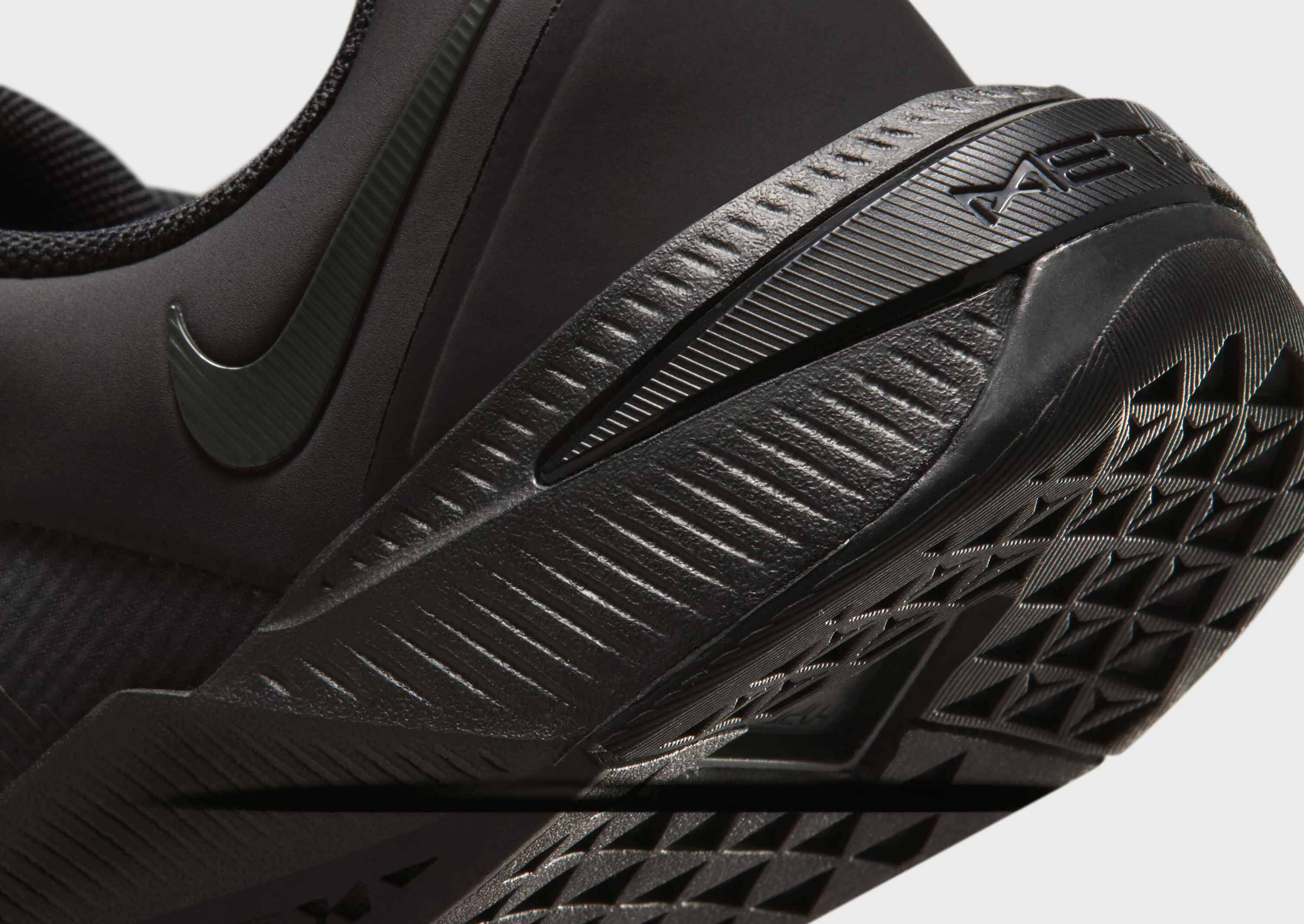 Nike WOMEN'S WORKOUT SHOES