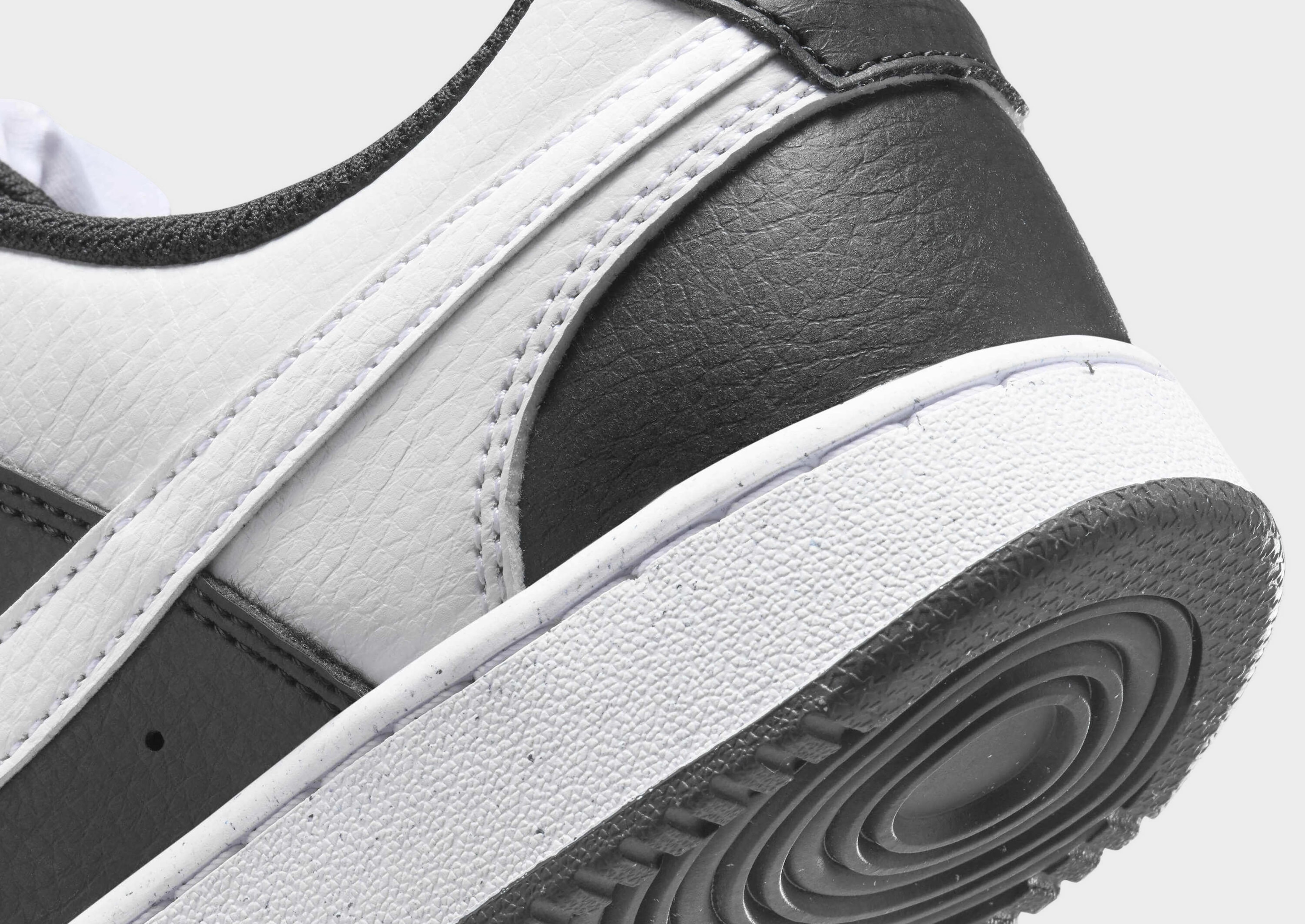 Nike WOMEN'S SHOES COURT