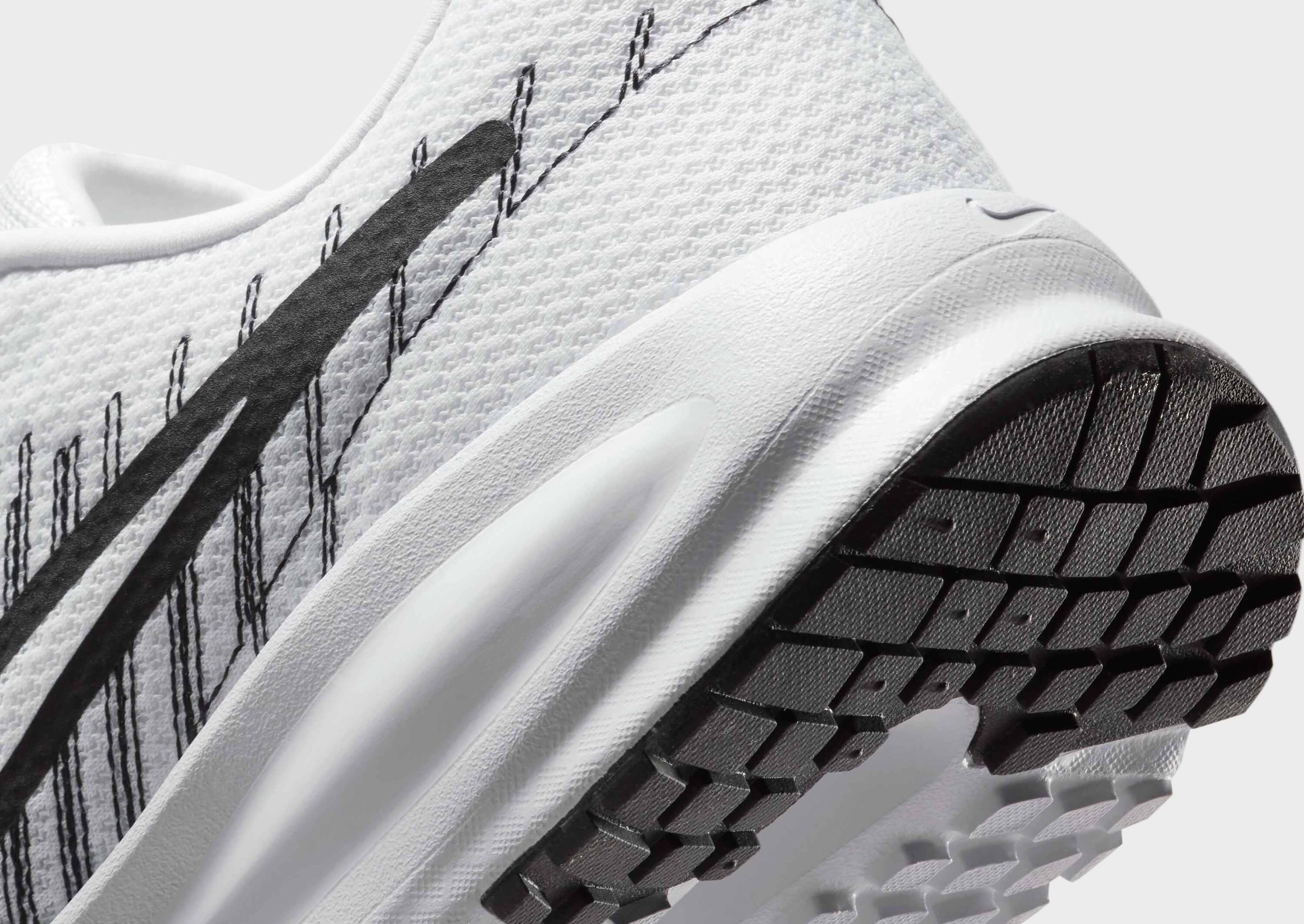 Nike Run Defy