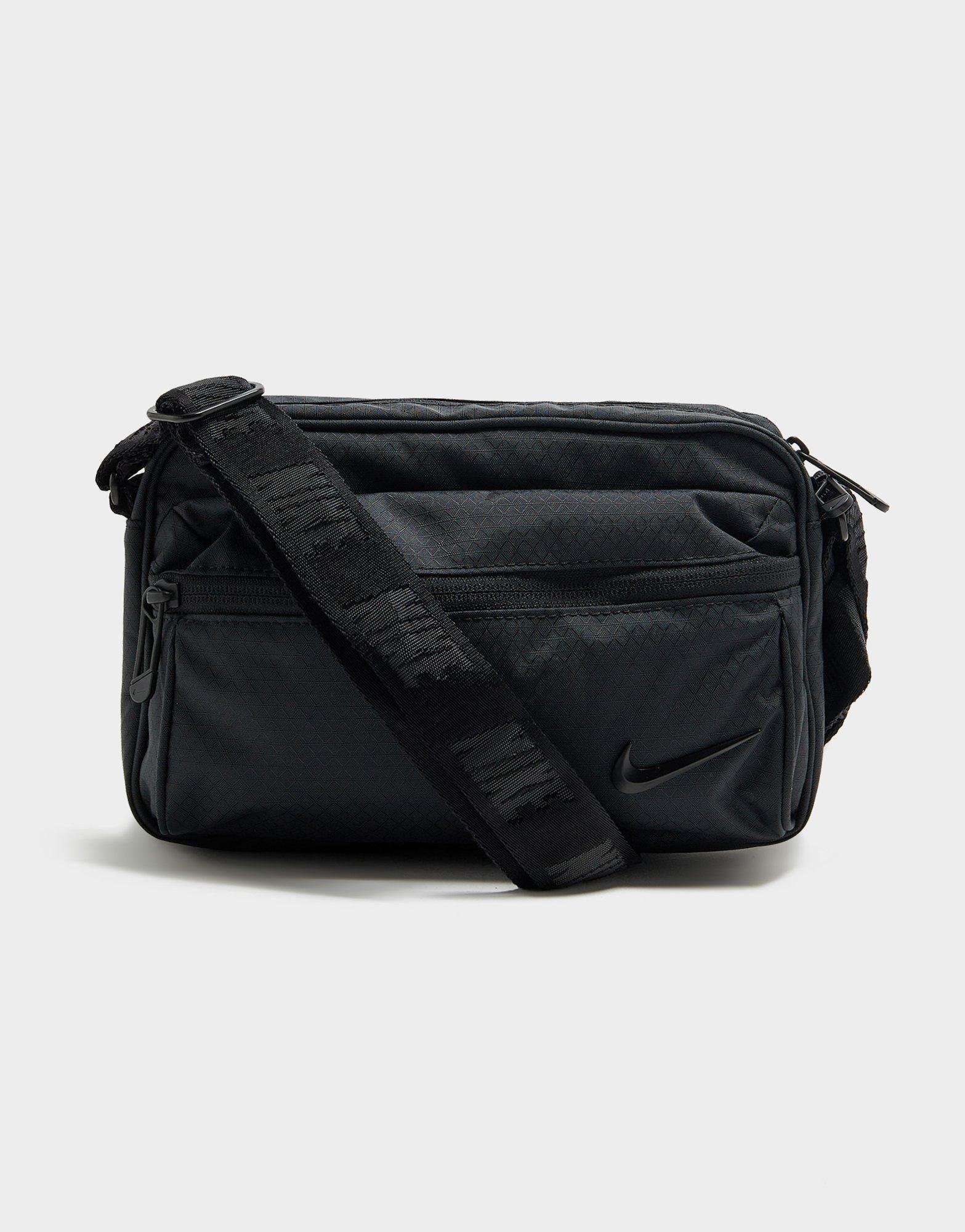Nike Swoosh Tech Umhängetasche