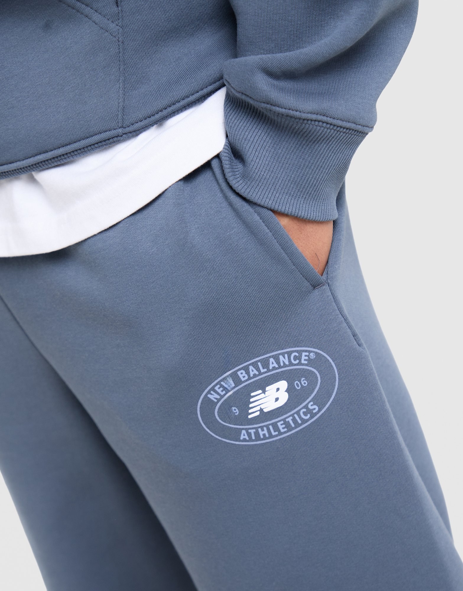 New Balance Oval Jogginghose