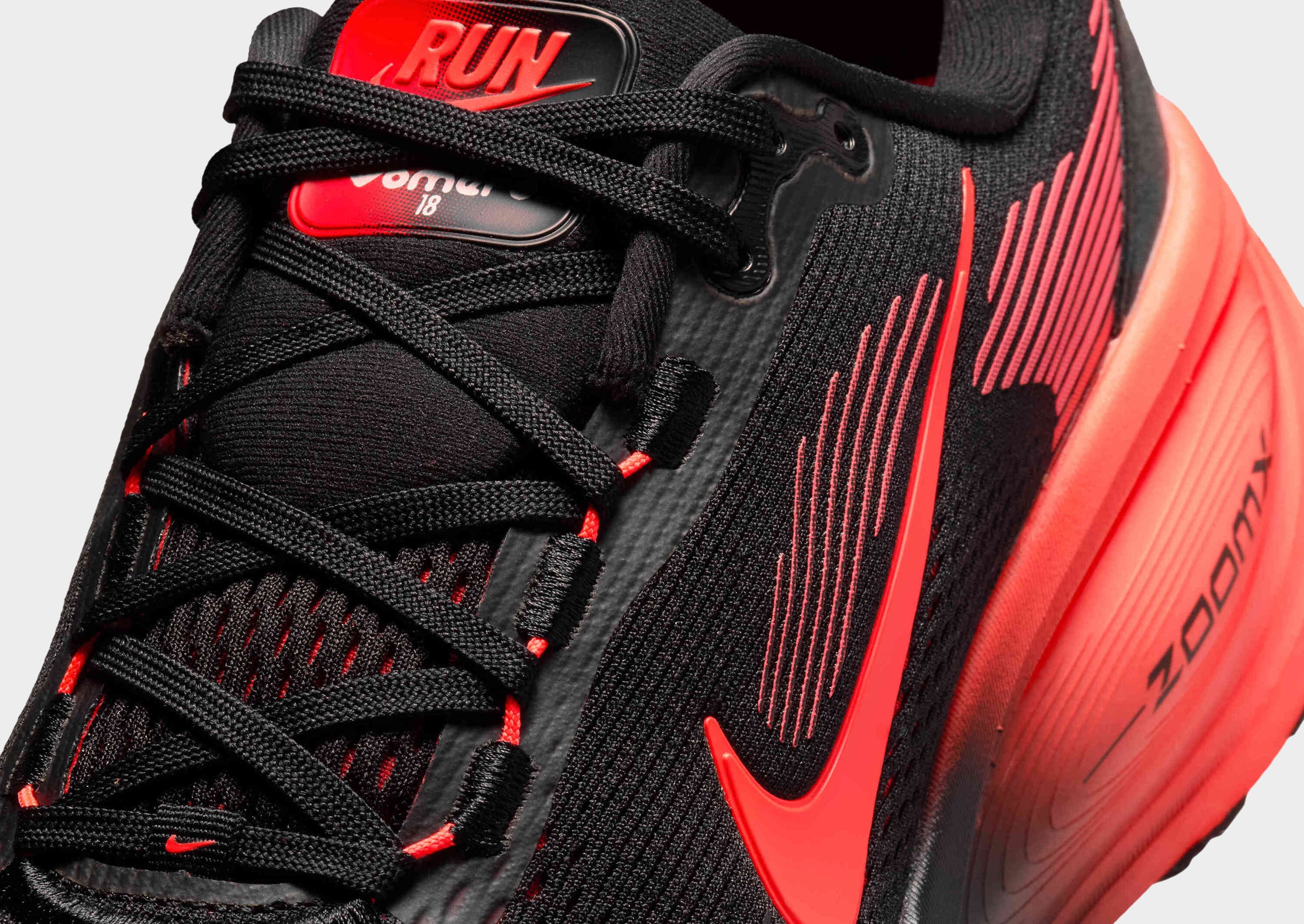 Nike Straßenlaufschuh (Herren) Vomero 18