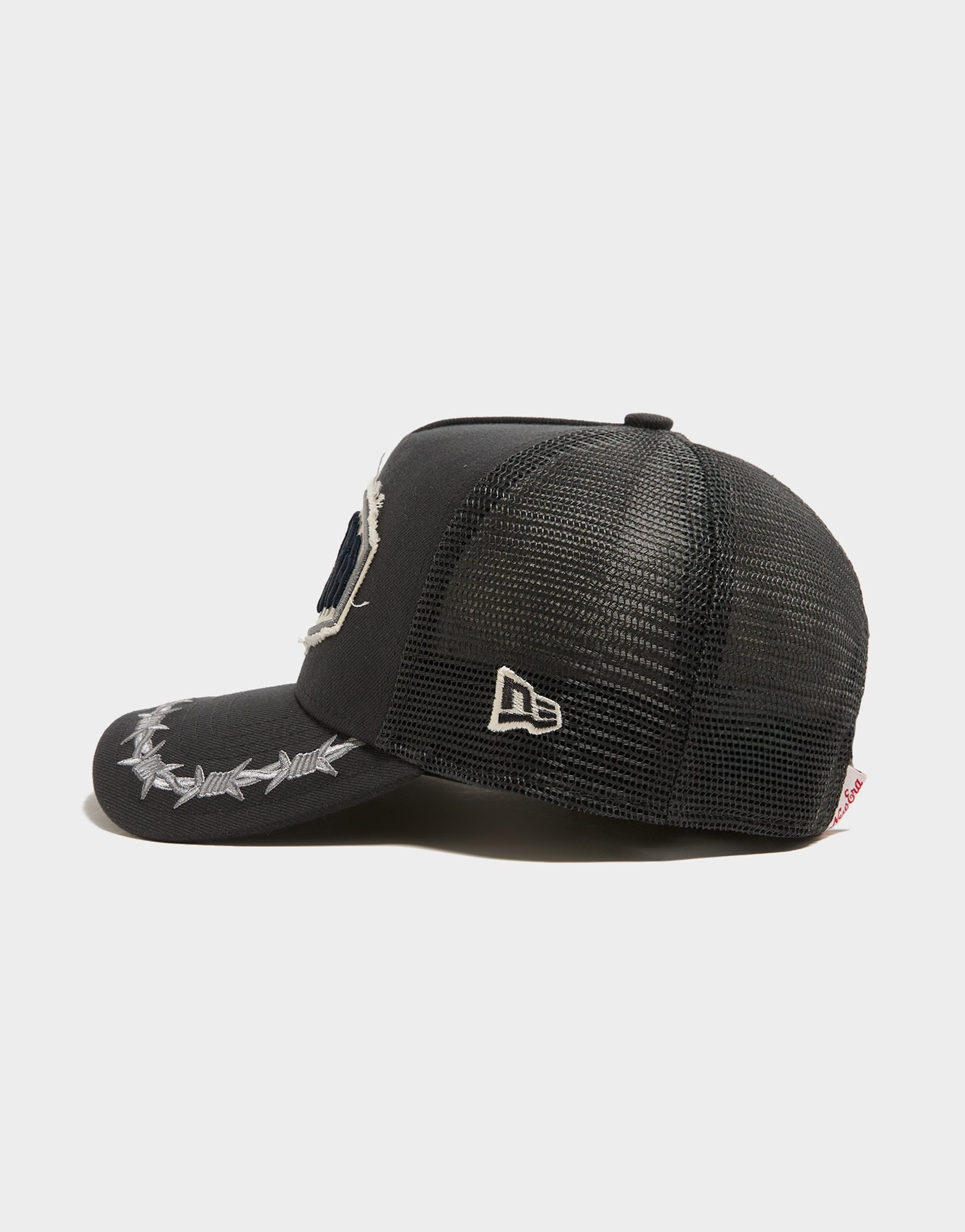 New Era Distressed Patch 9FORTY E-Frame Trucker Cap