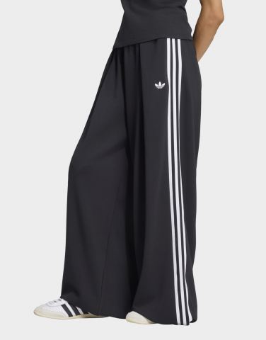 adidas Originals Adiluna Season 2 X Jennie Trainingshose, Plisseefalten