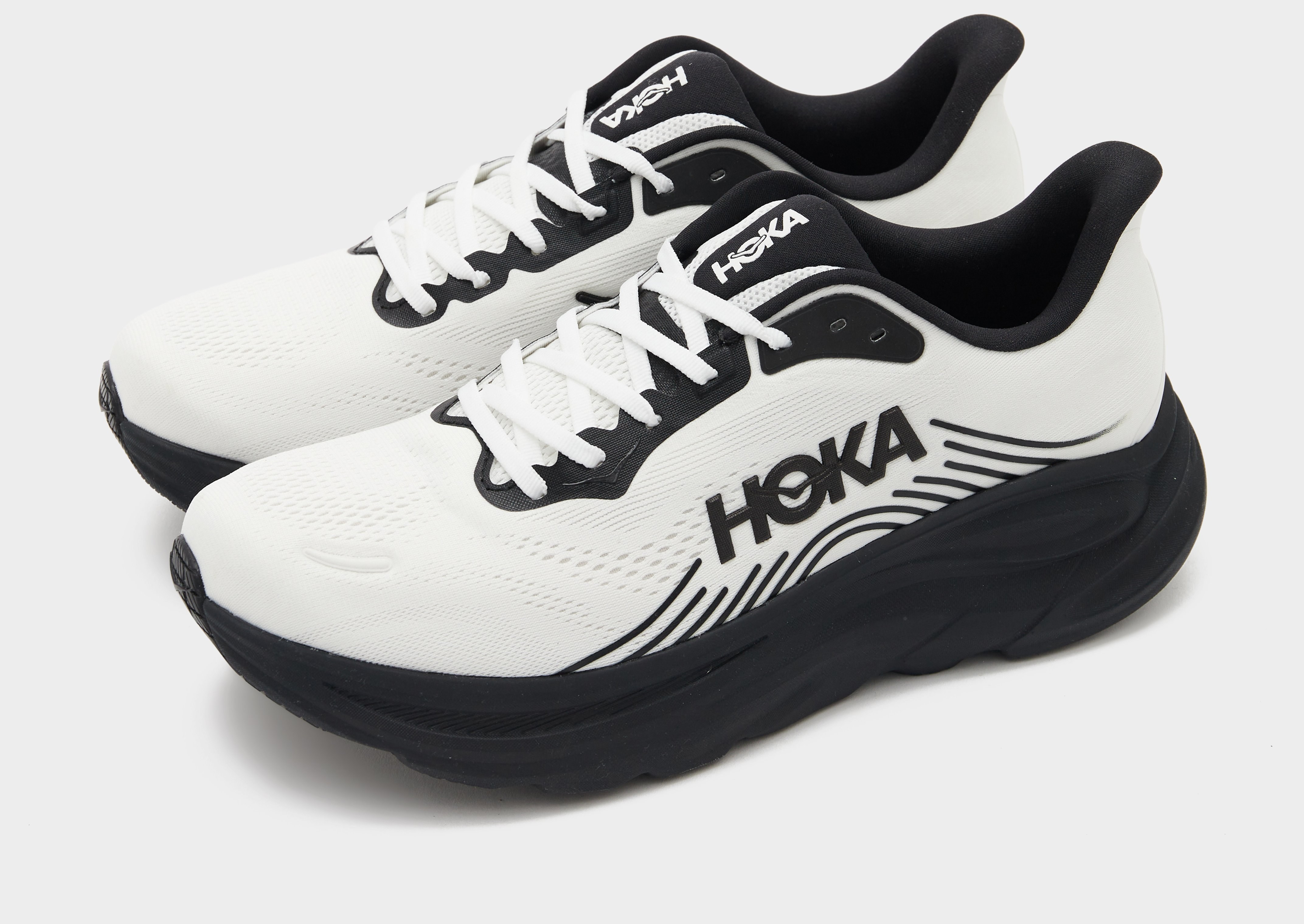 HOKA Clifton 11