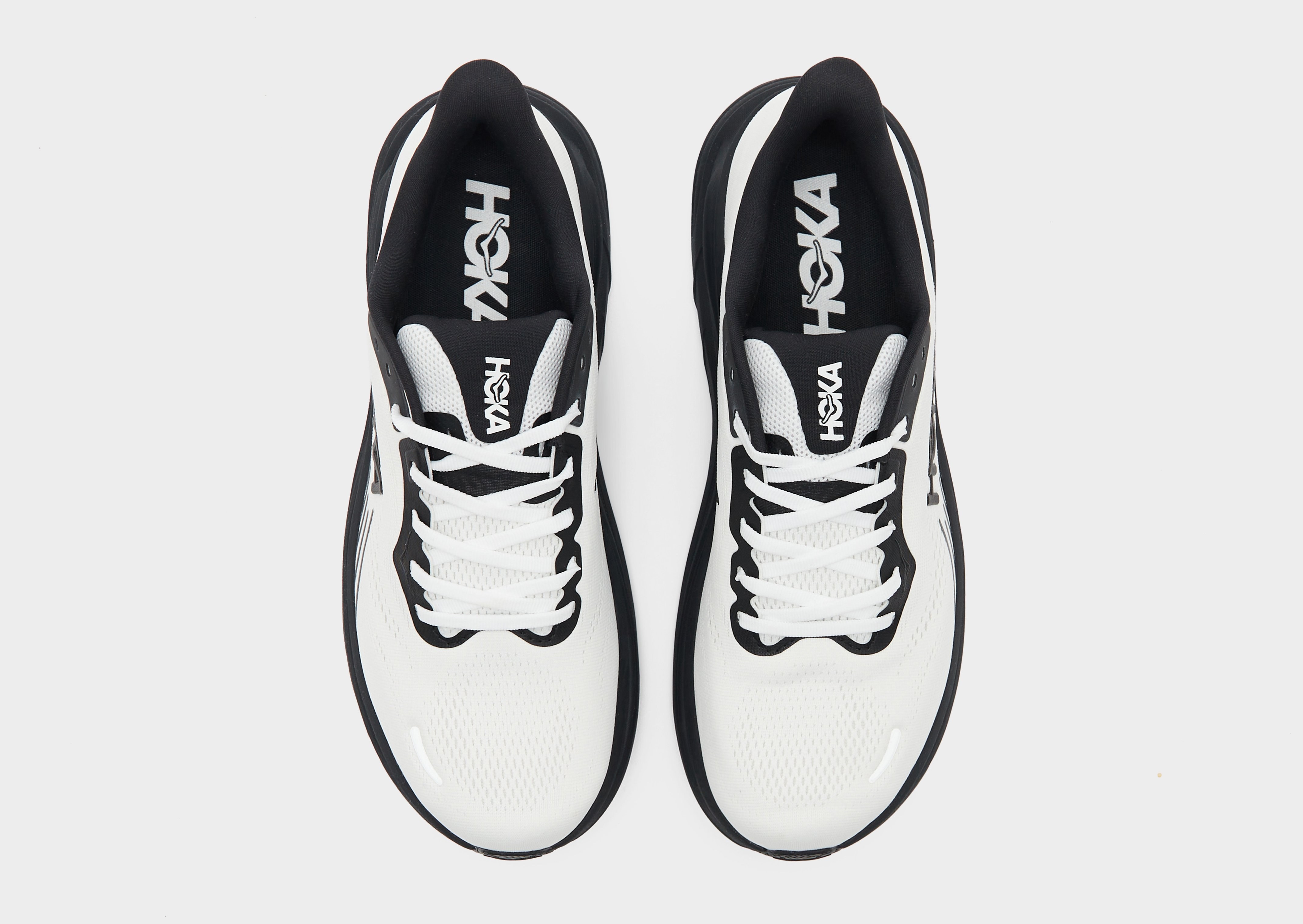 HOKA Clifton 11