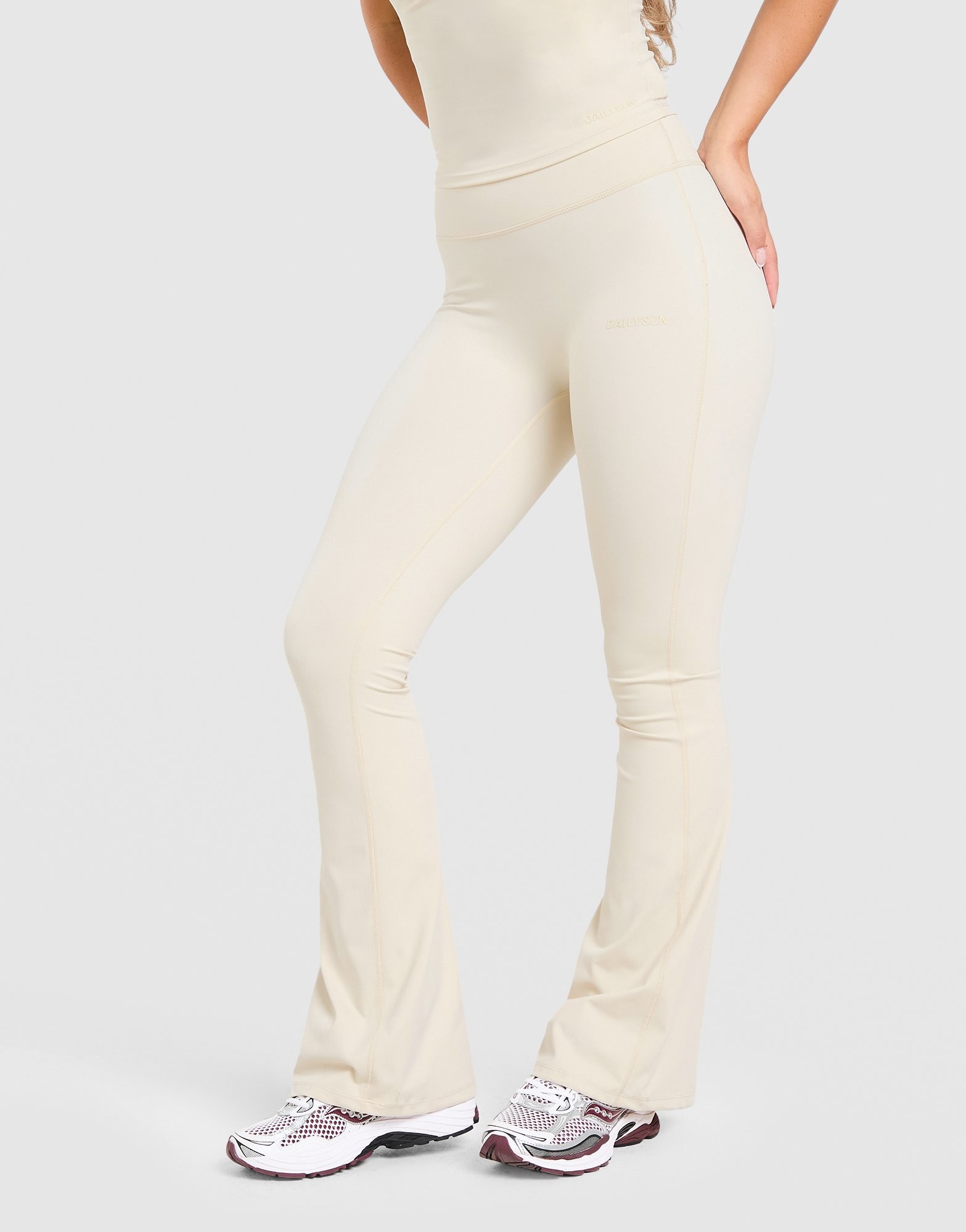 DAILYSZN Sculpt Flare Leggings