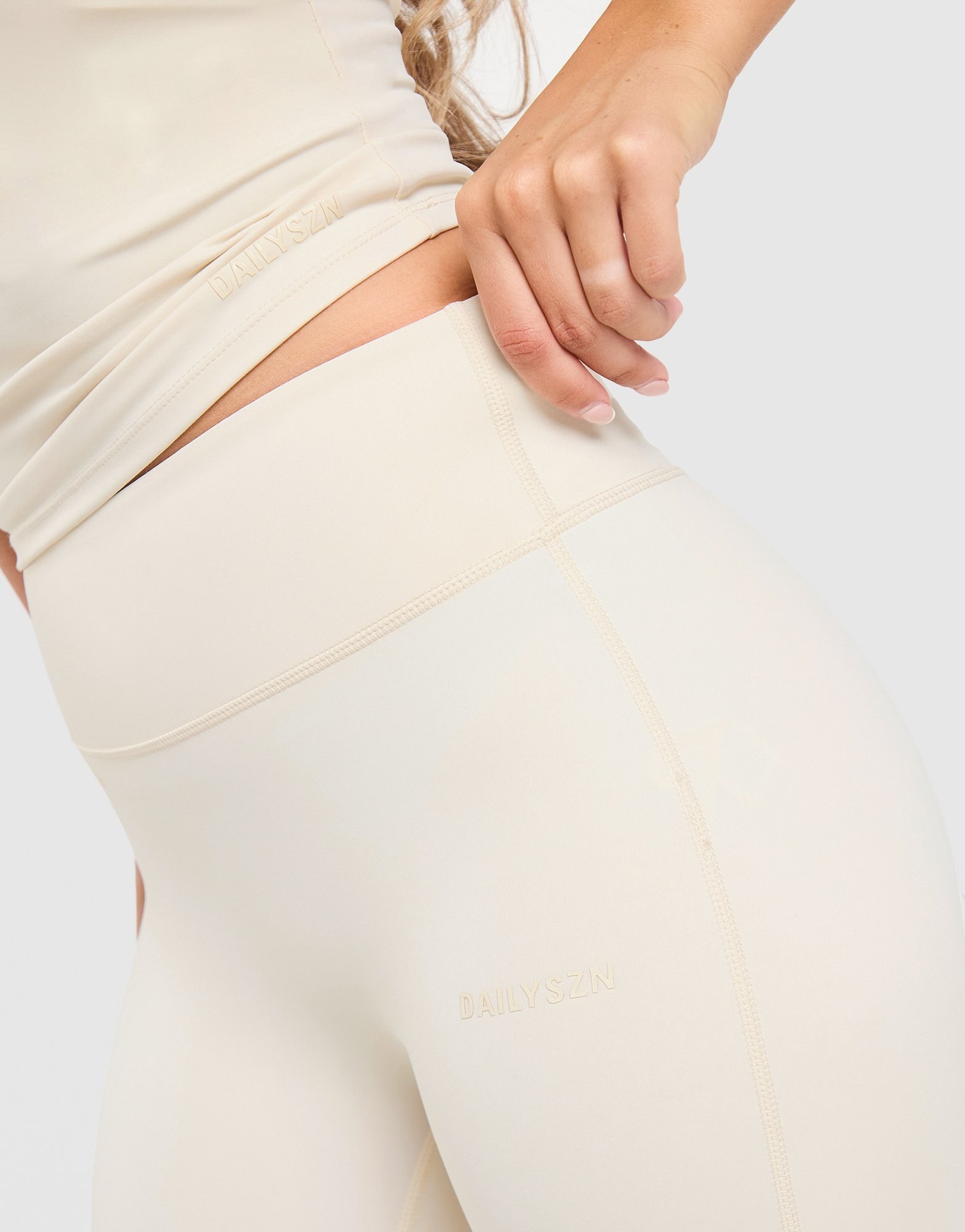 DAILYSZN Sculpt Flare Leggings