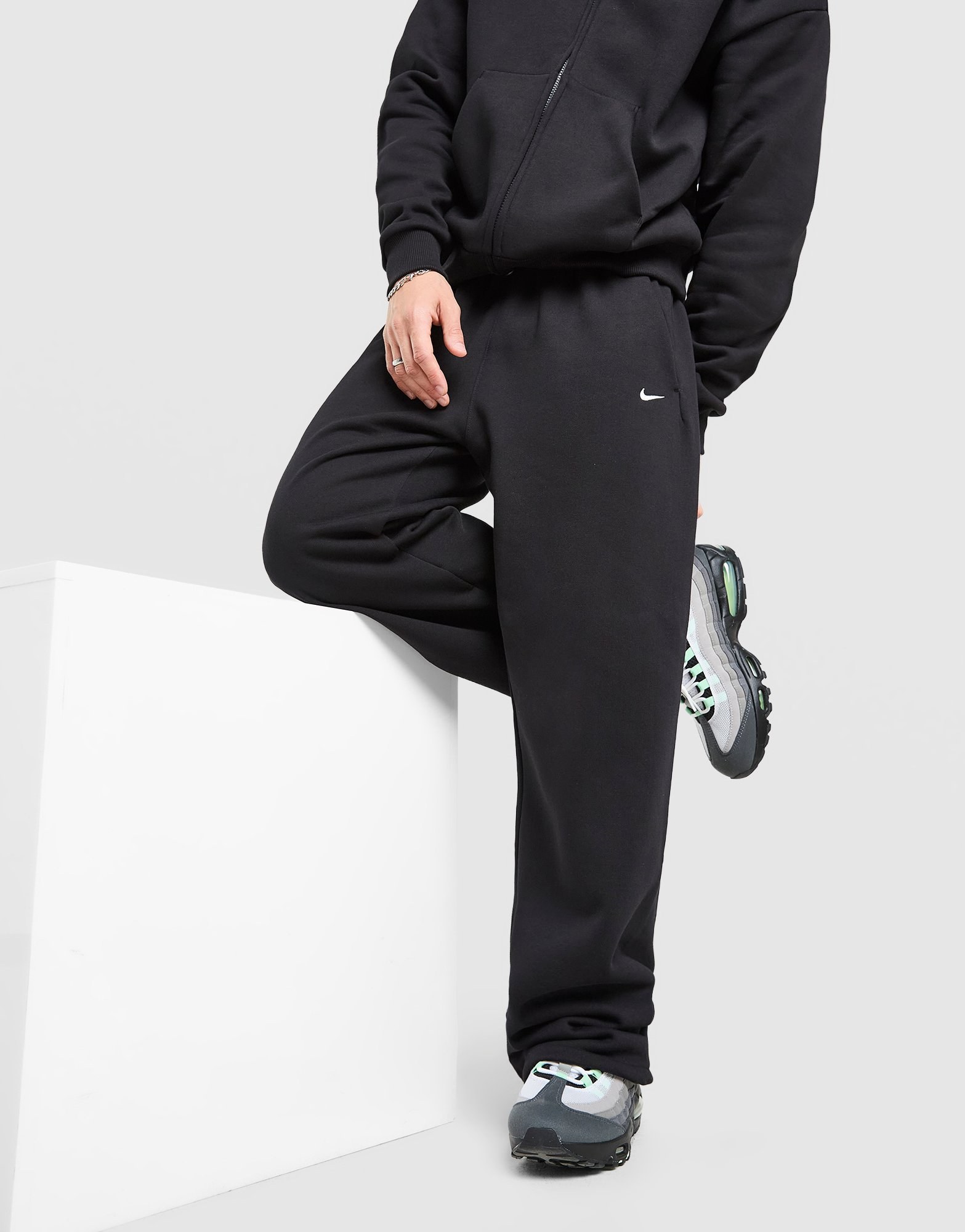 Nike Solo Open Hem Jogginghose