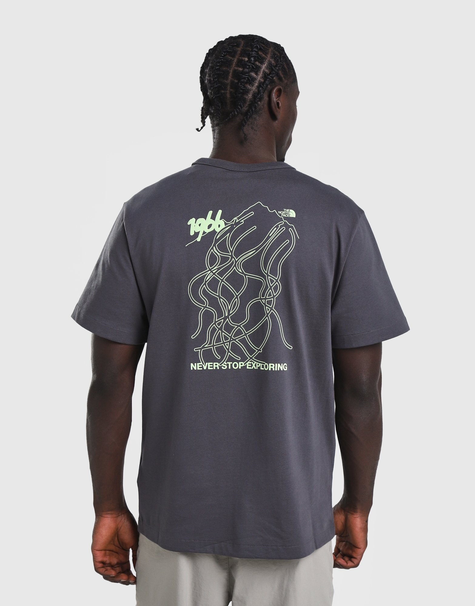 The North Face Never SOberteil Exploring Slopes Relaxed T-Shirt