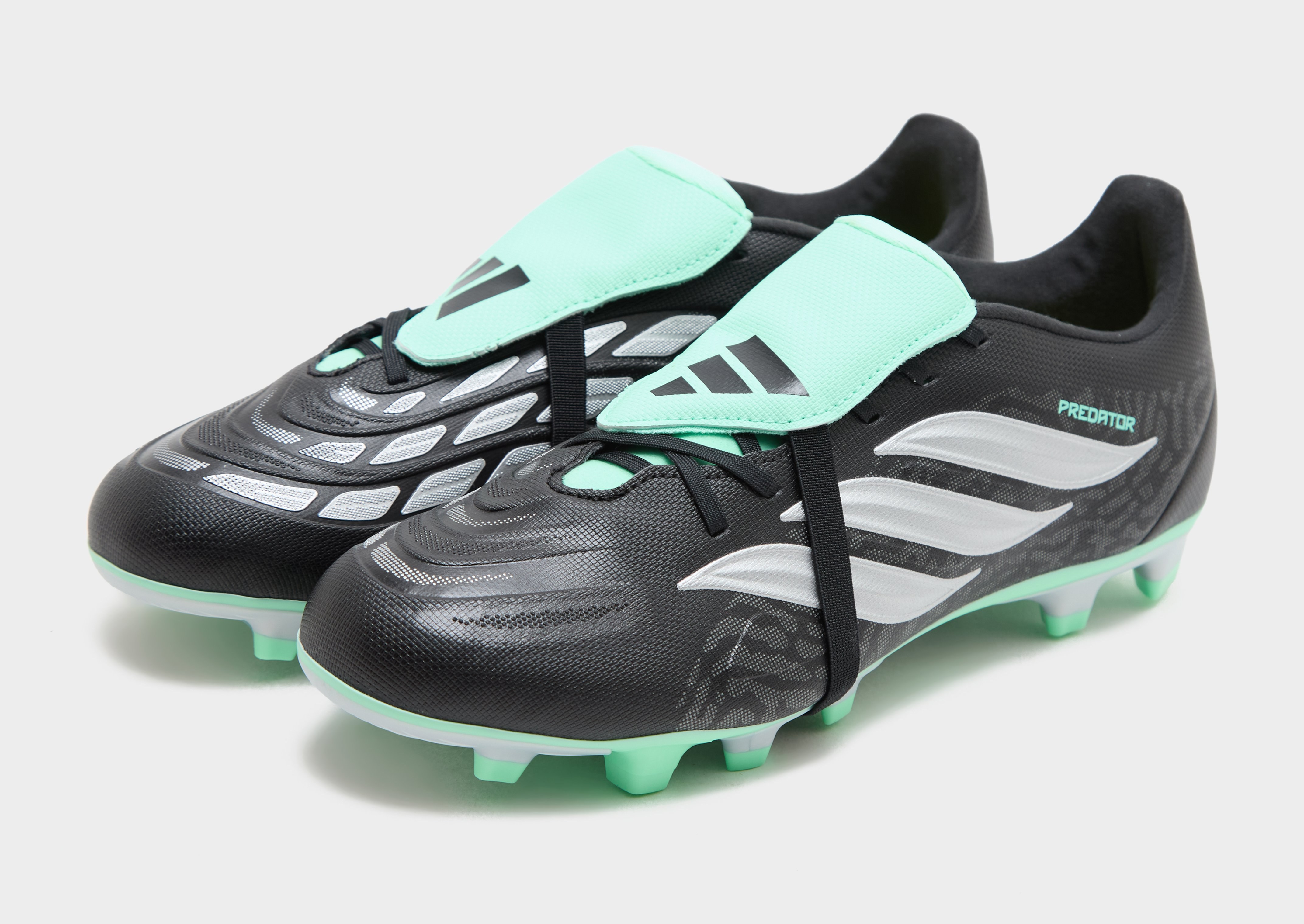 adidas Predator Club Fußballschuh, Umschlagbare Zunge, Feste Böden/gemischte Böden