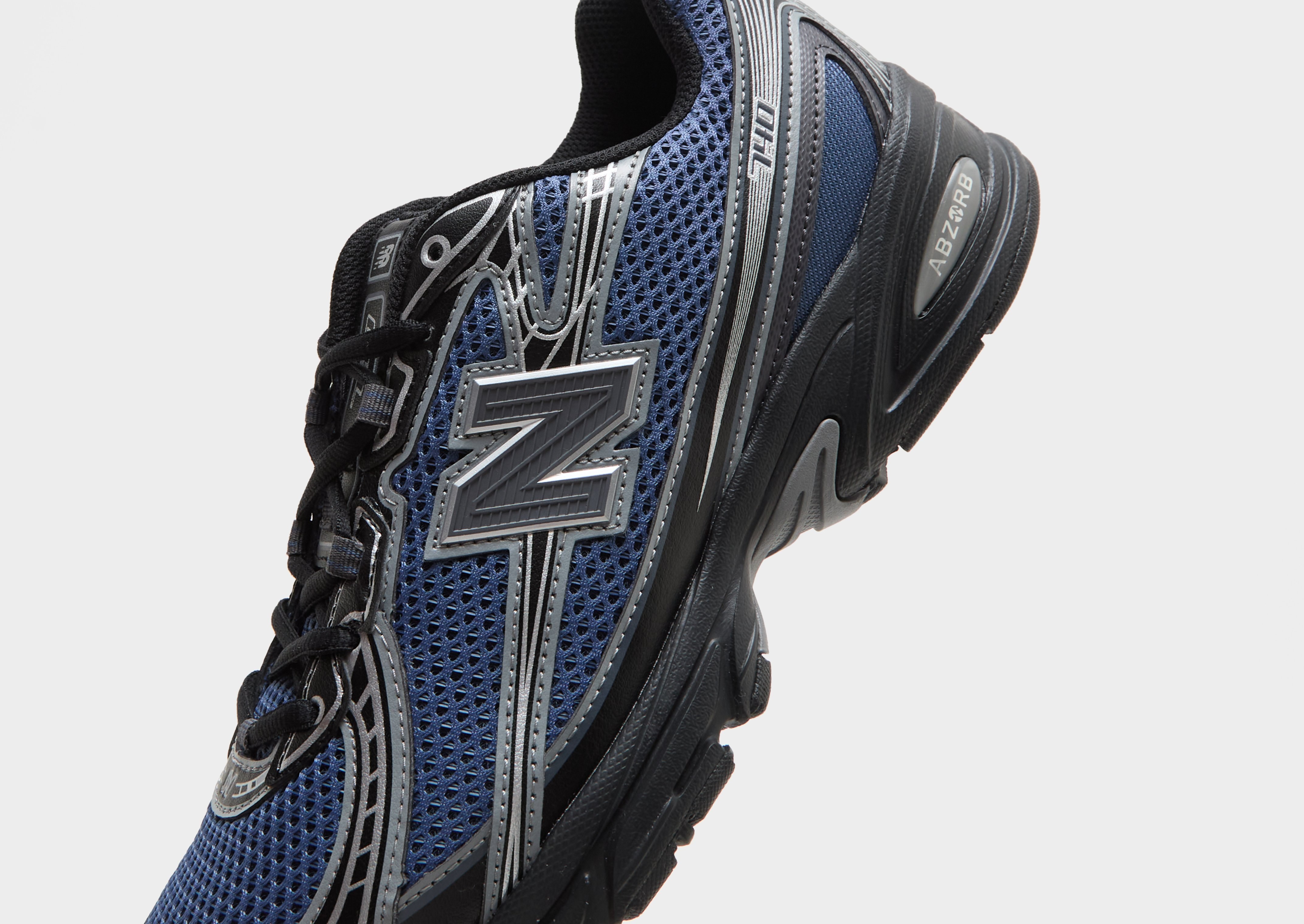 New Balance 740